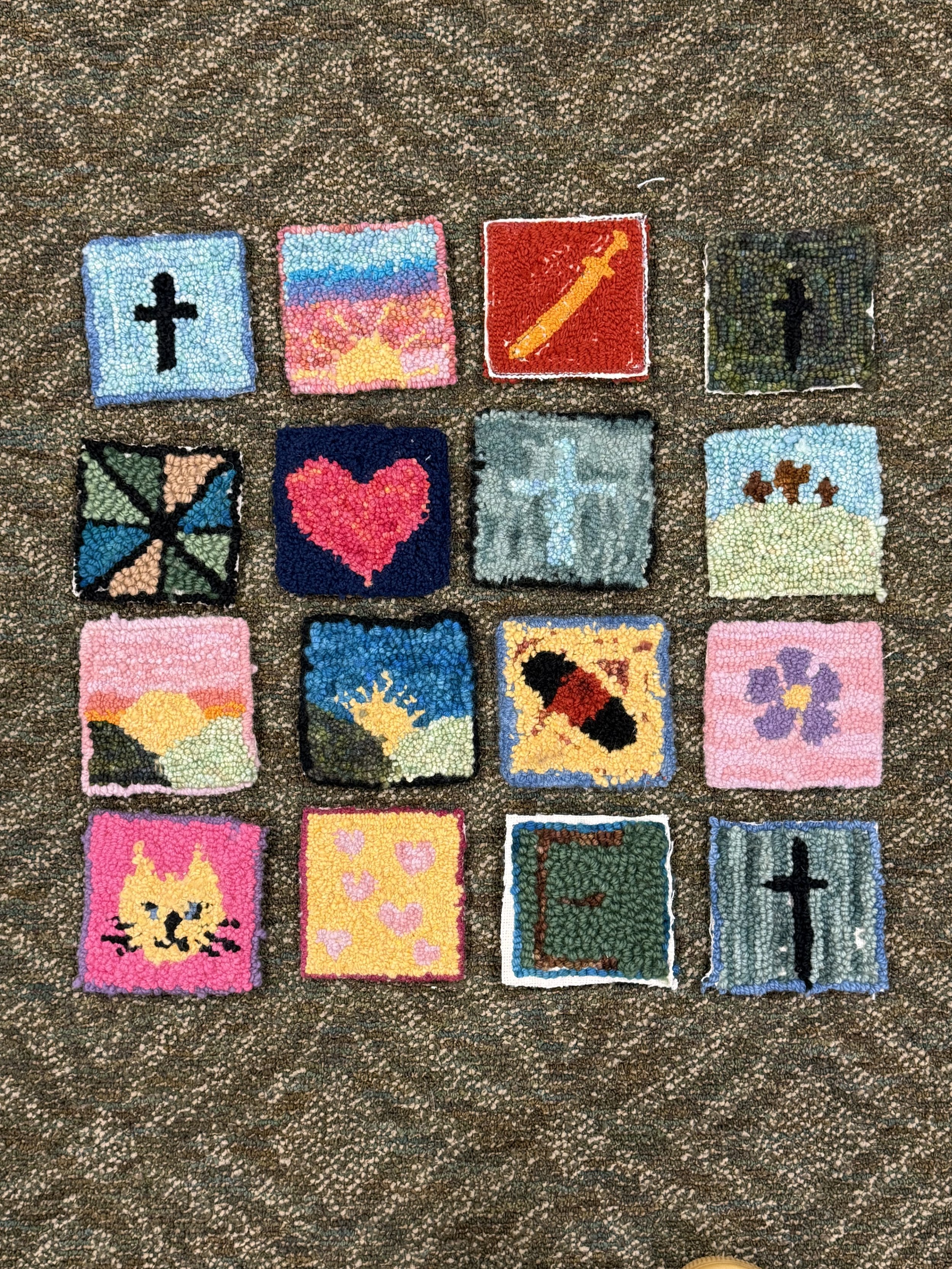 Had a wonderful end to the week helping out Yvonne Iten-Scott teach rug hooking to some of Sauders younger volunteers.  They did great!