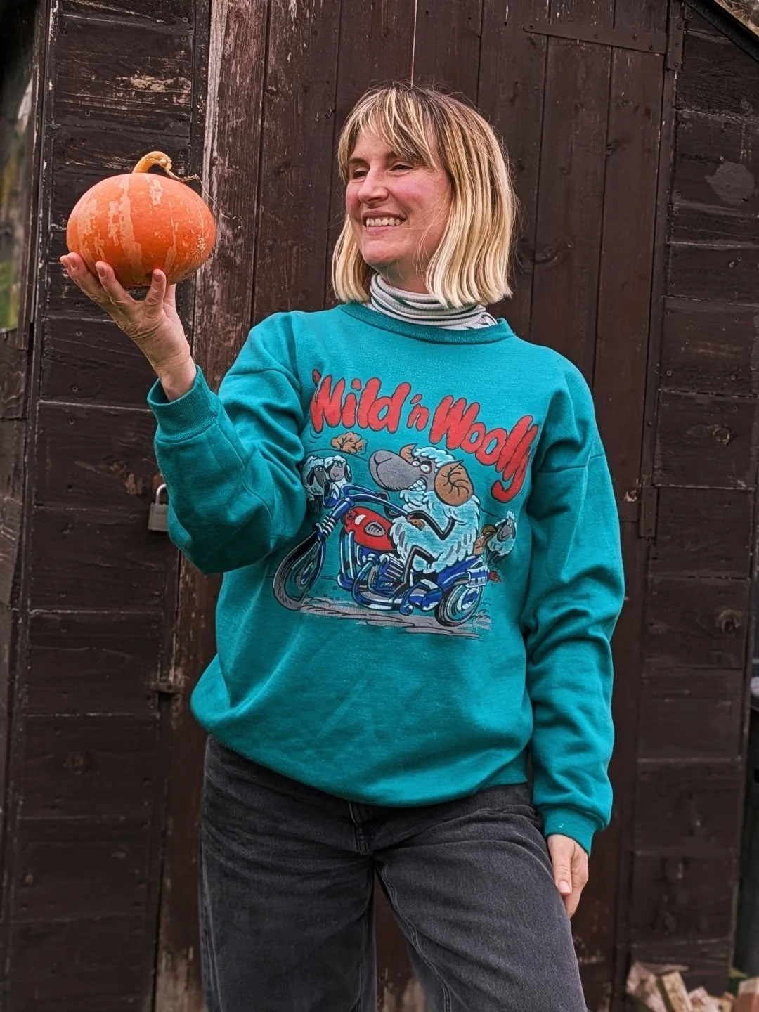 I grew my first pumpkin! It's a bit little I know, but am so proud of it! It was the only one to survive an onslaught of allotment pests so feels like a little toughie 💪
I am not really on socials much at the moment as life is very busy but me and S