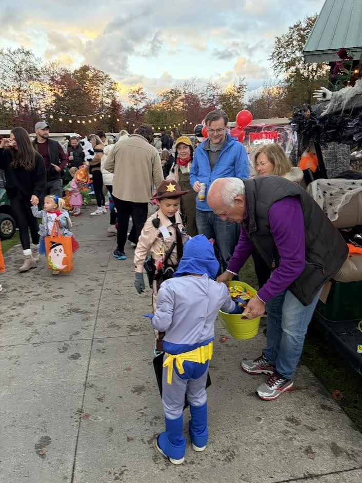 StoneWater Golf Club: "Trunk or Treat: Golf Cart Style"