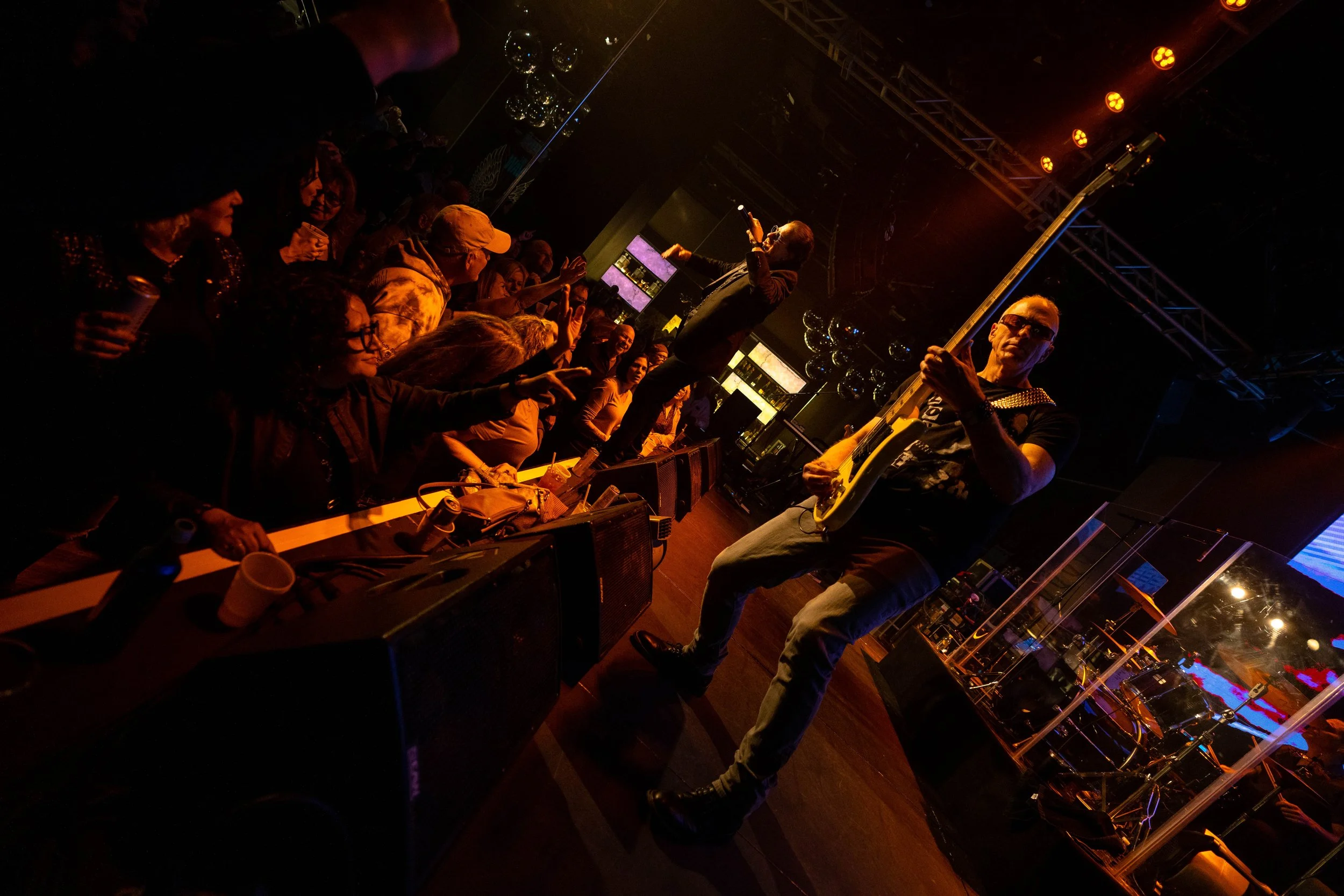 Unforgettable Fire Golden Nugget 12.2.2022-303.jpg