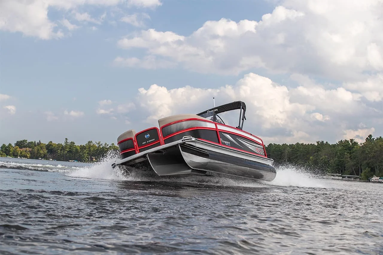 Tritoon for up to 15 people