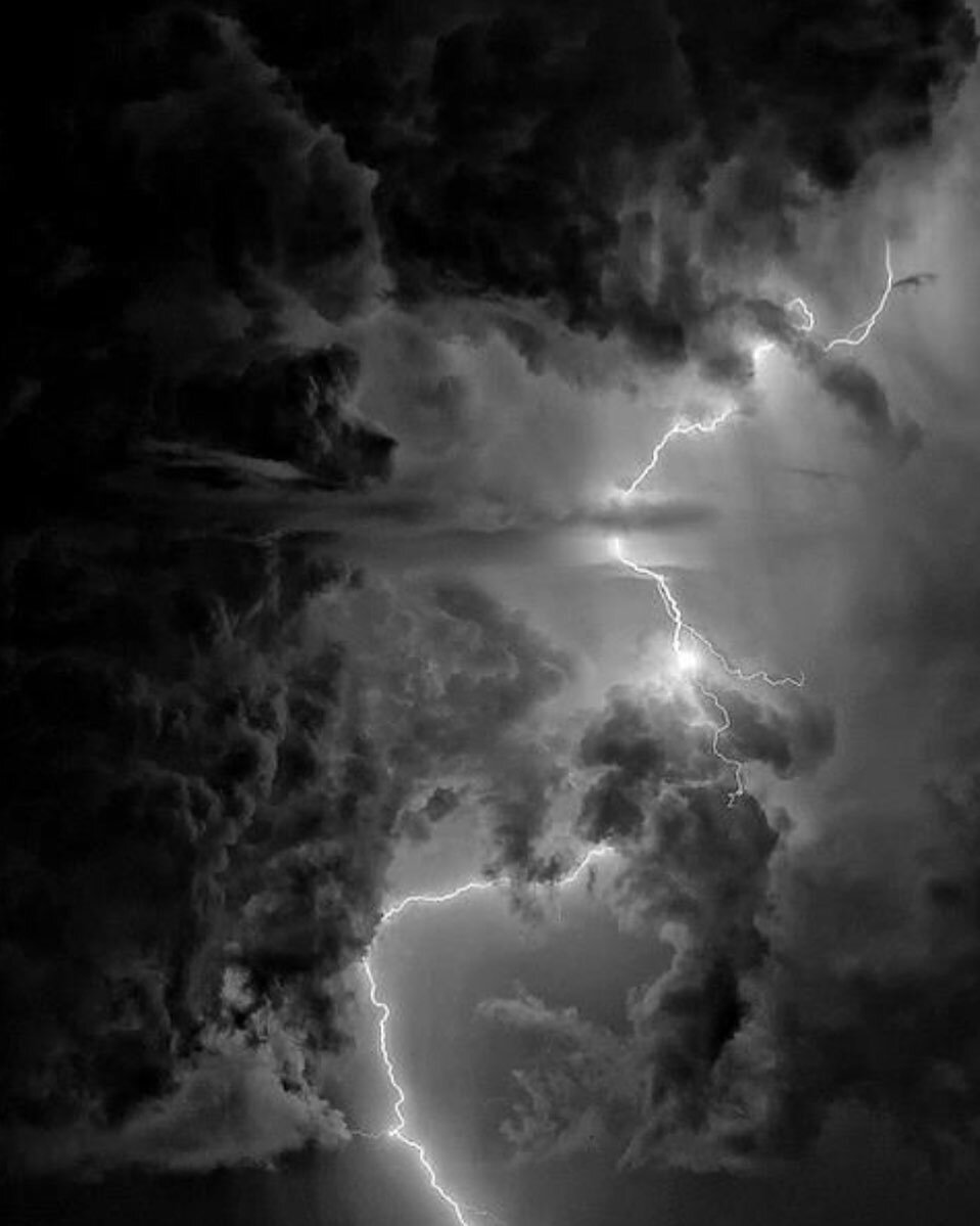 Anger is a sacred emotion ✨

1. It informs our boundaries: where we need a boundary or where our boundaries have been violated.

2. It shows us our motivations: the changes we want to make in life, in ourself and in our world.

3. Our anger loves us 