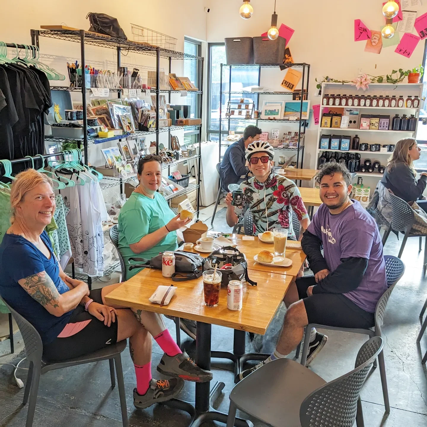 ¿Quieres mejorar tu inglés de verdad? ¡Únete a nuestro Language Club en Dear Diary Coffee!