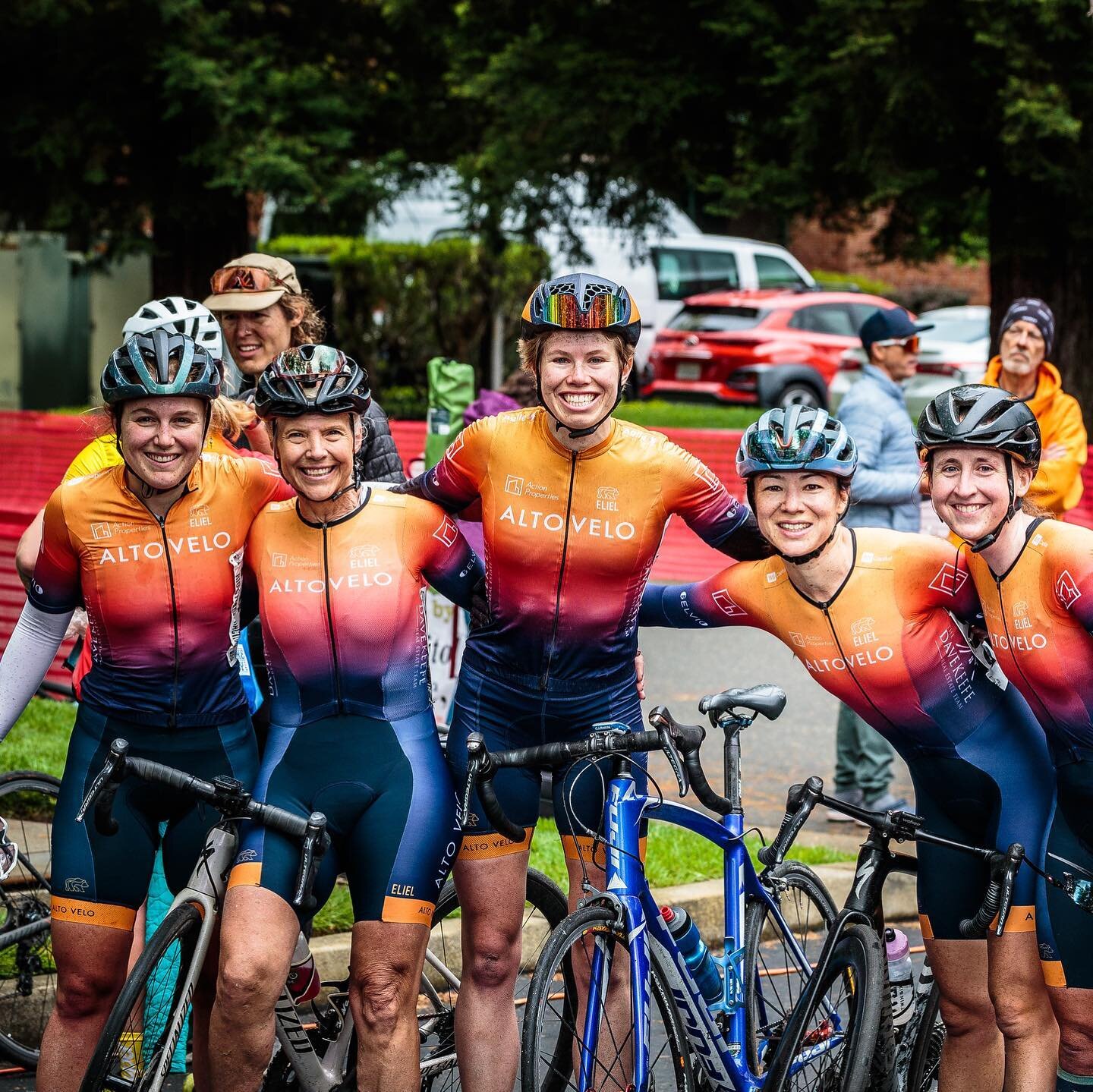 ✨2024 Masters Women P123 squad! ✨

We are so lucky to have these three incredible women who do SO MUCH to lead and support Alto Velo as a whole. Catch Chris organizing and managing summer pop-up practice circuit race, Sue Lin managing our budget, and