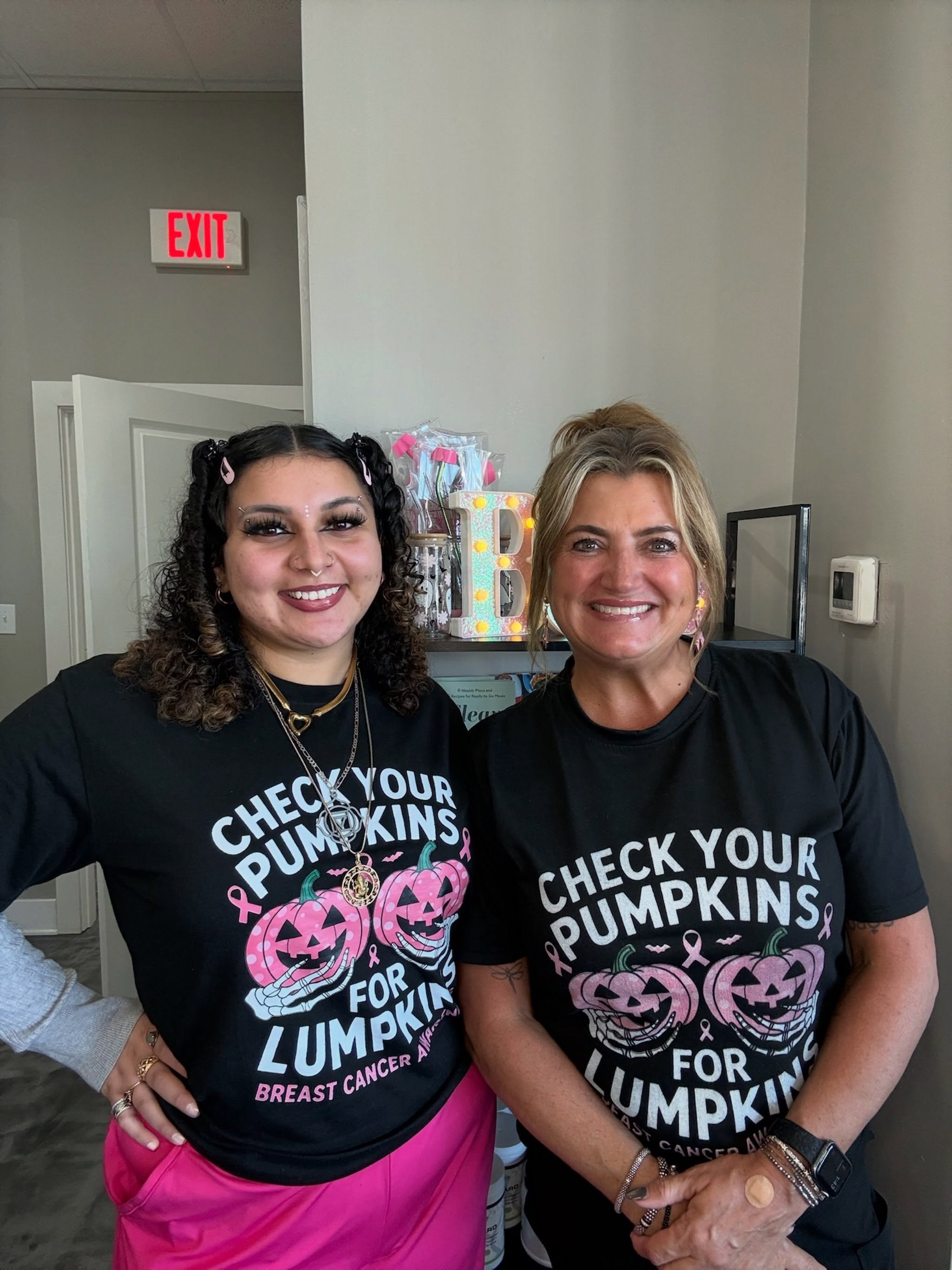 A TIP for your Tuesday this BREAST CANCER MONTH 🩷🩷🩷😂😂 in all seriousness- do check your pumpkins for lumpkins!

#breastcancer #breastcancermonth #breastcancersupport #womenshealth #wellness
