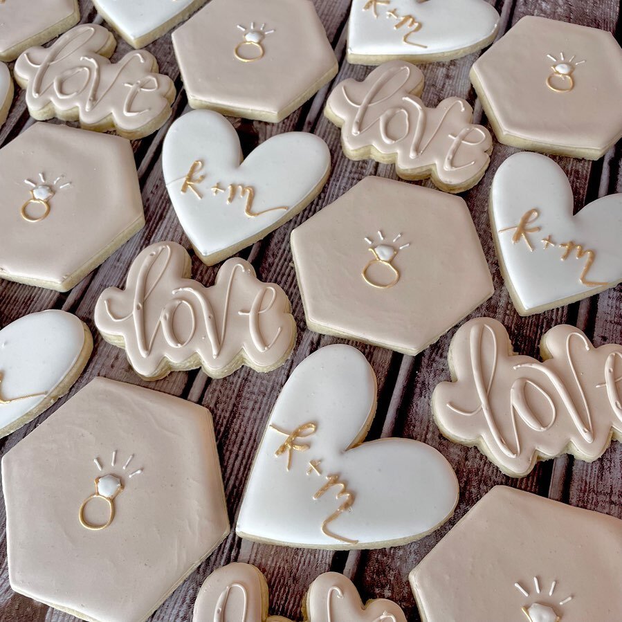 Beige and beautiful💕

#beigewedding #weddingcookies #engagementcookies #bridalshowercookies #eventcookies #celebrationcookies