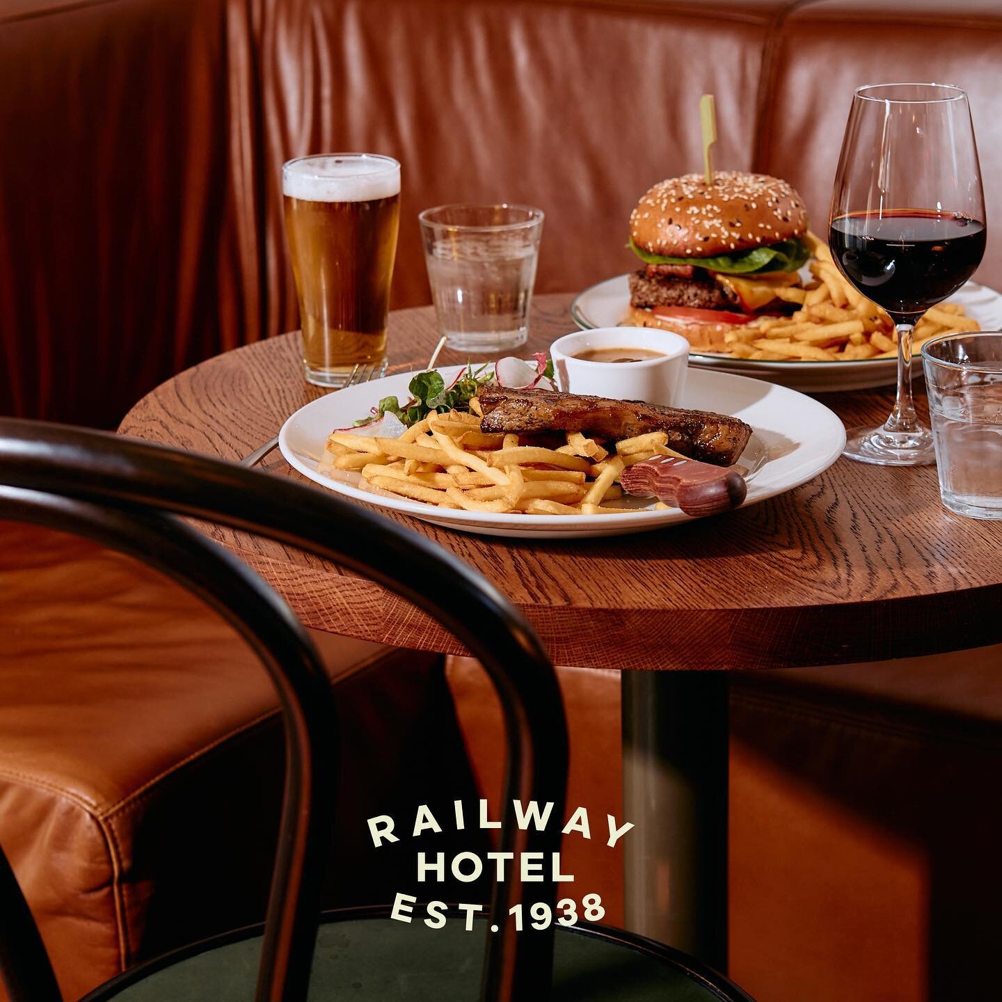 Treat your Dad this Father&rsquo;s Day and come celebrate with us.
 Reservations available throughout the whole pub.
Visit our website (link in bio) or call to book today 03 9687 2034

#railwayhotelyarraville #coldbeerservedhere #fathersday