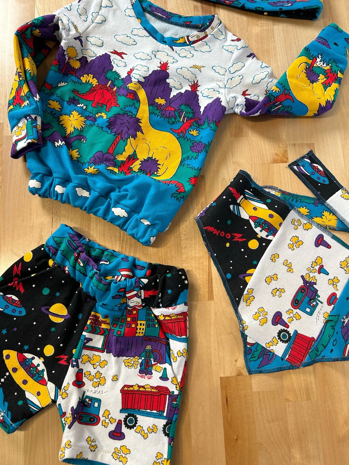 If there was a fabric I couldn&rsquo;t get enough of - it&rsquo;s this one. 

I got it 2 years ago at @ujamaayyc sale. Every year I look forward to this event in hopes I will find something as special as this fabric. 

If you scroll down my feed you&