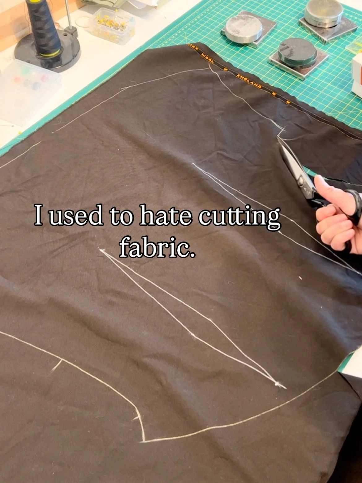 And on that subject: are you team scissors ✂️ or team rotary cutter🔘?
#sewing #calgarysewing