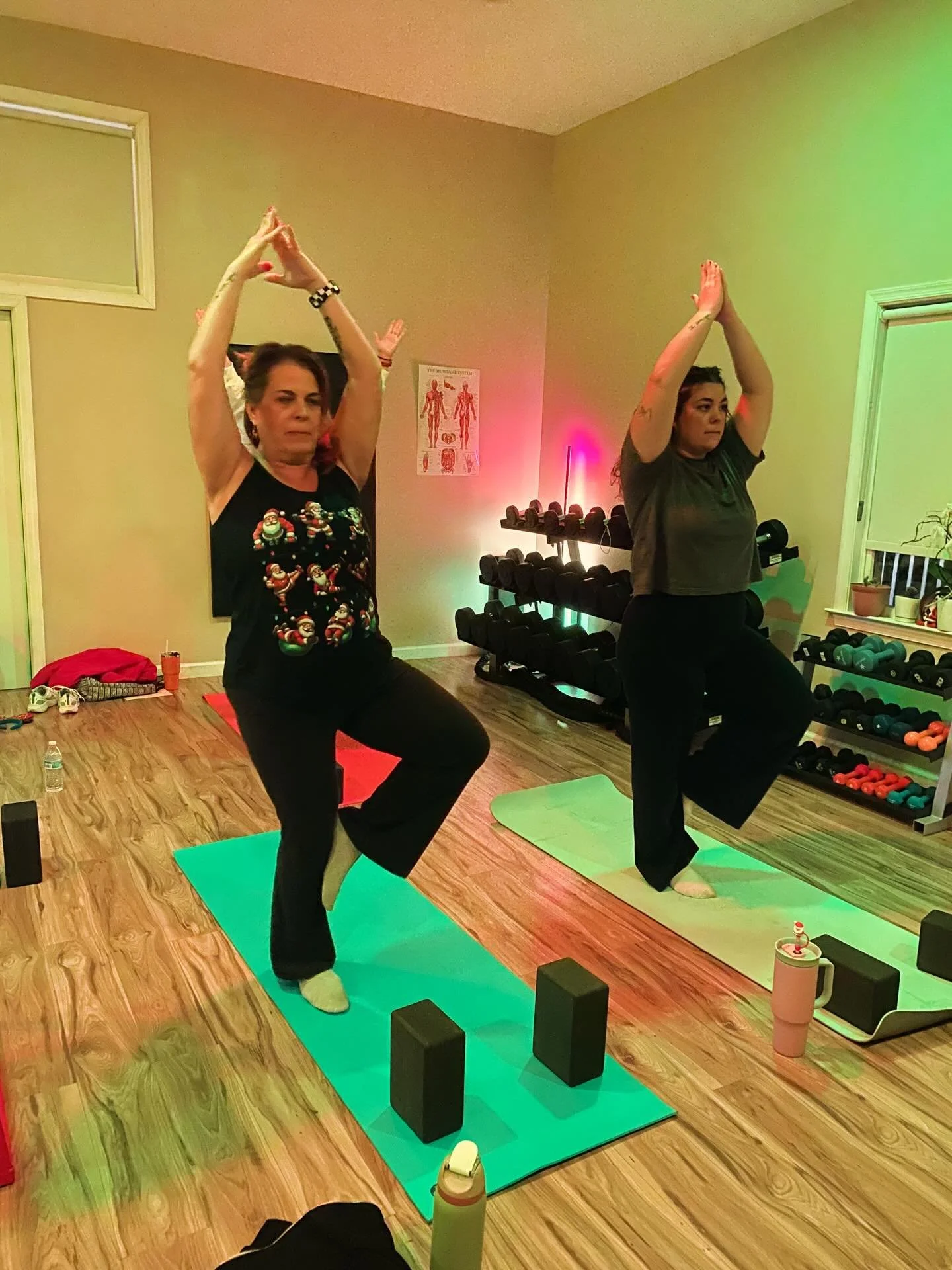 Ugly sweaters ✔️
Strong balances ✔️
Holiday vibes ✔️🎄

Ugly Sweater Night was full of laughter, community, and even some Christmas tree pose 🌲💪 So grateful for this crew and the joy we share through movement.

Merry Christmas to all ❤️✨