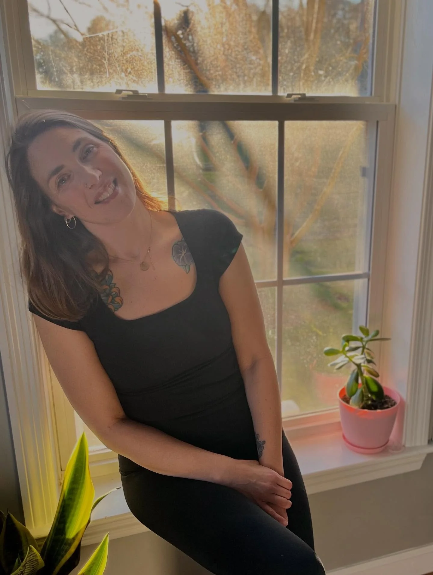 Meet Rachel ✨🧘🏼&zwj;♀️ @rachel.c.ridgeway 

Rachel has been practicing yoga since 2005, first discovering the practice in college as a grounding tool to manage stress, support mental well-being, and reconnect with herself. What began as a personal 
