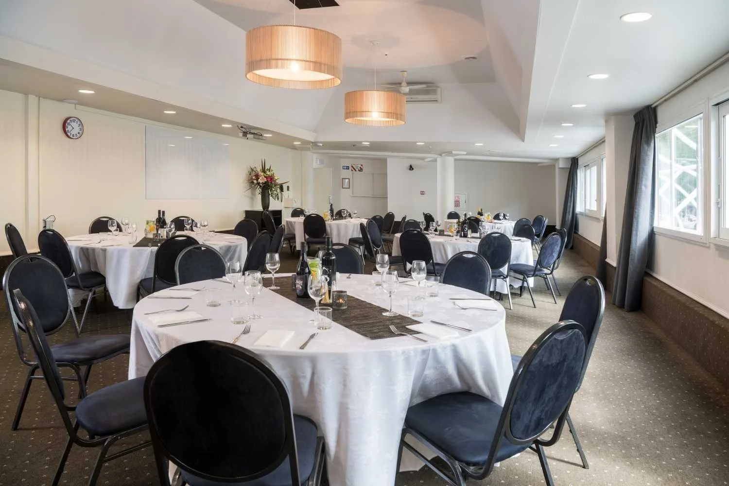 Meeting Room (option 1)
