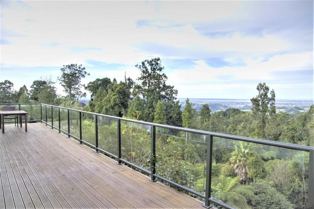 Luxury Gate Villa - Balcony and Forest View