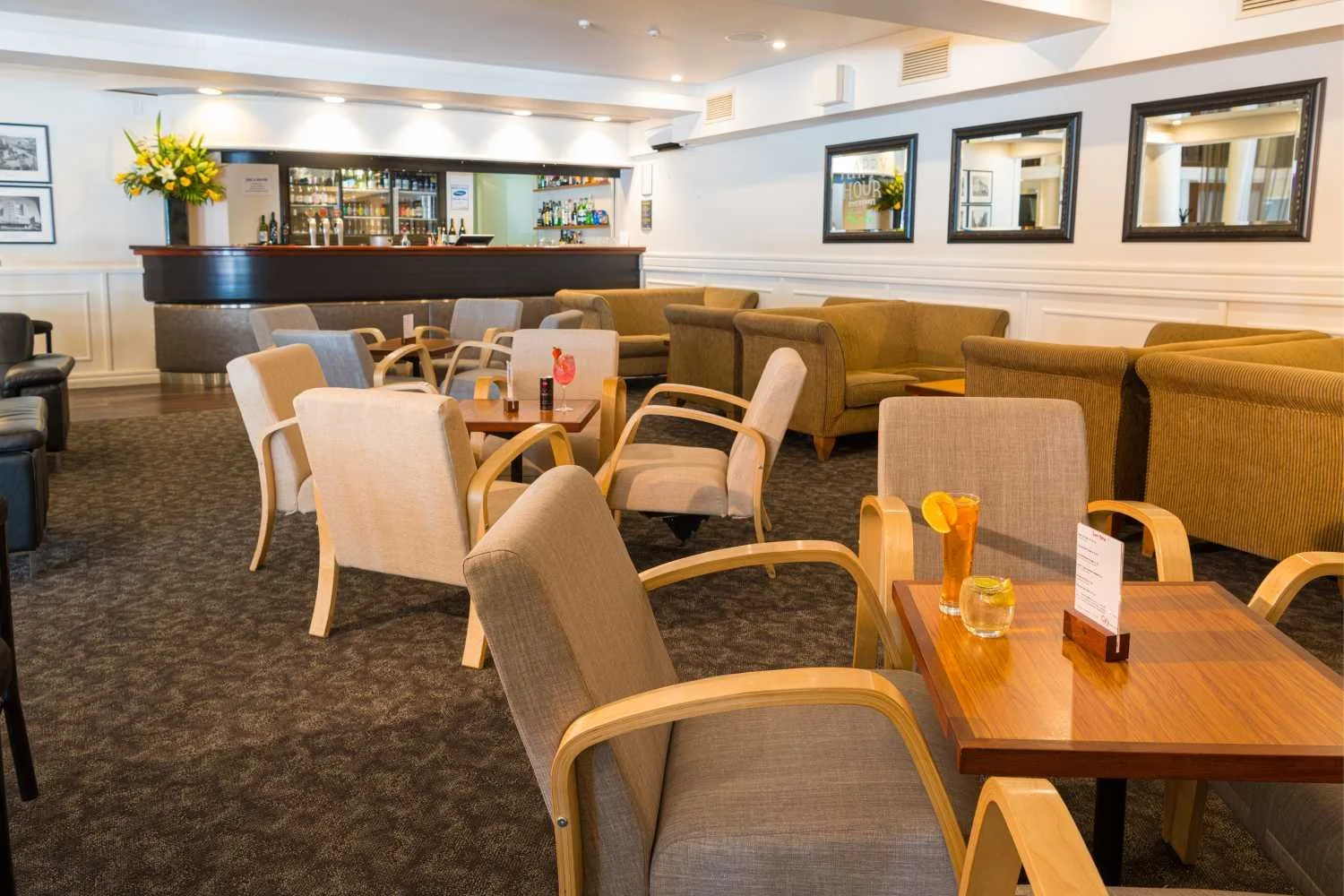 Hotel Bar