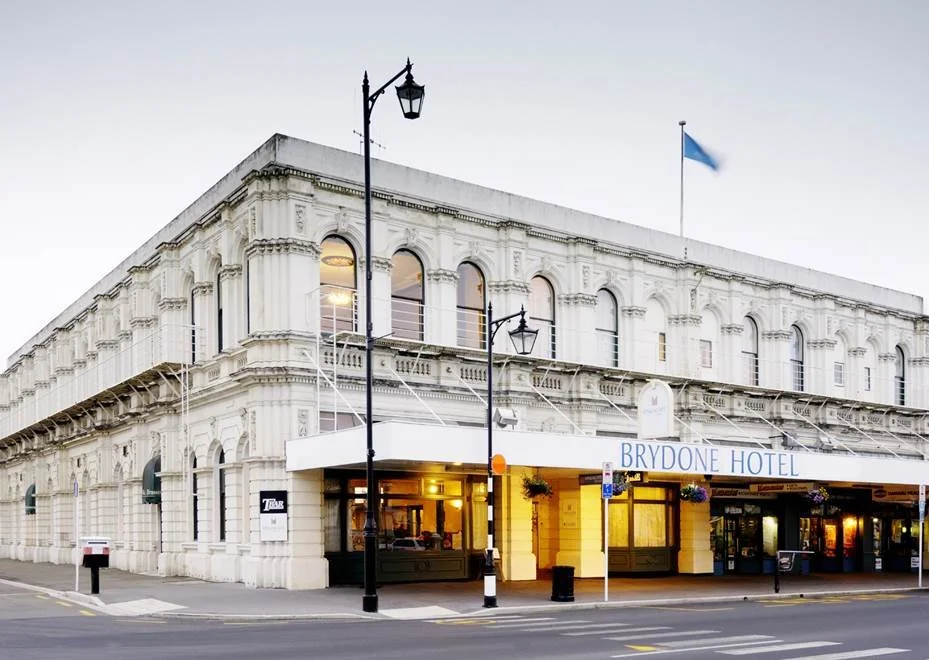 Brydone Hotel Exterior