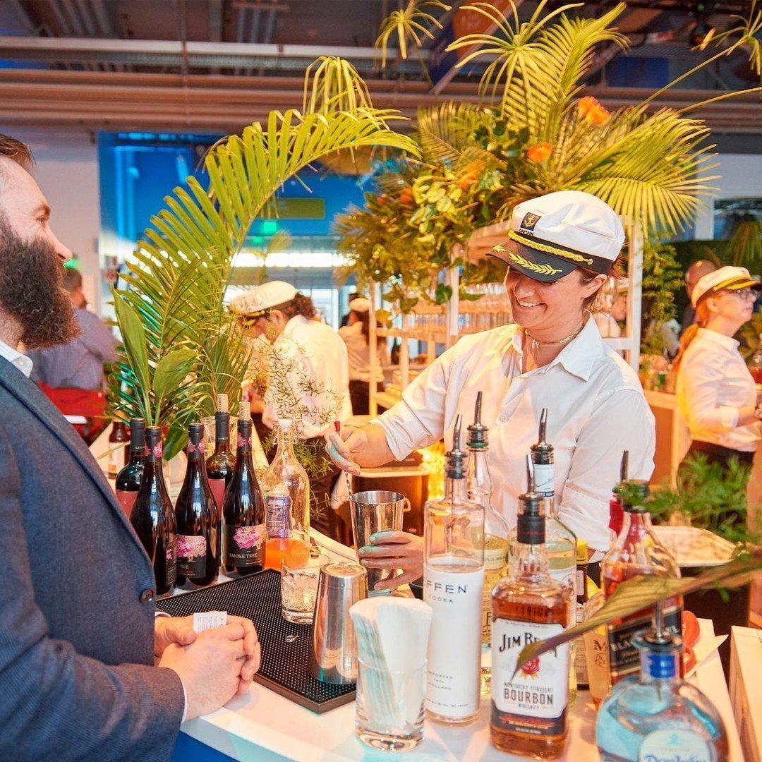 Who says you can't shake up the schedule at a corporate event? For Spark! by Scout+WorkDay, we kicked things off on day two with a Boozy Brunch featuring everything from Bloody Marys to live music. The lower-level jungle vibes added an extra touch of