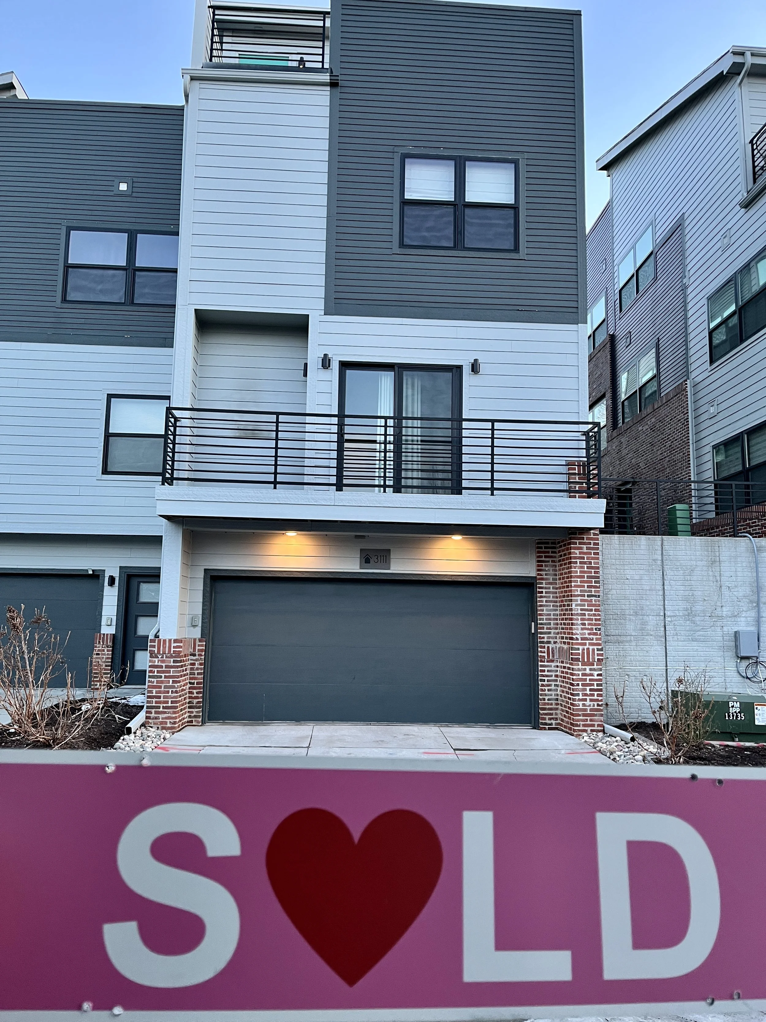 sold 25.jpg