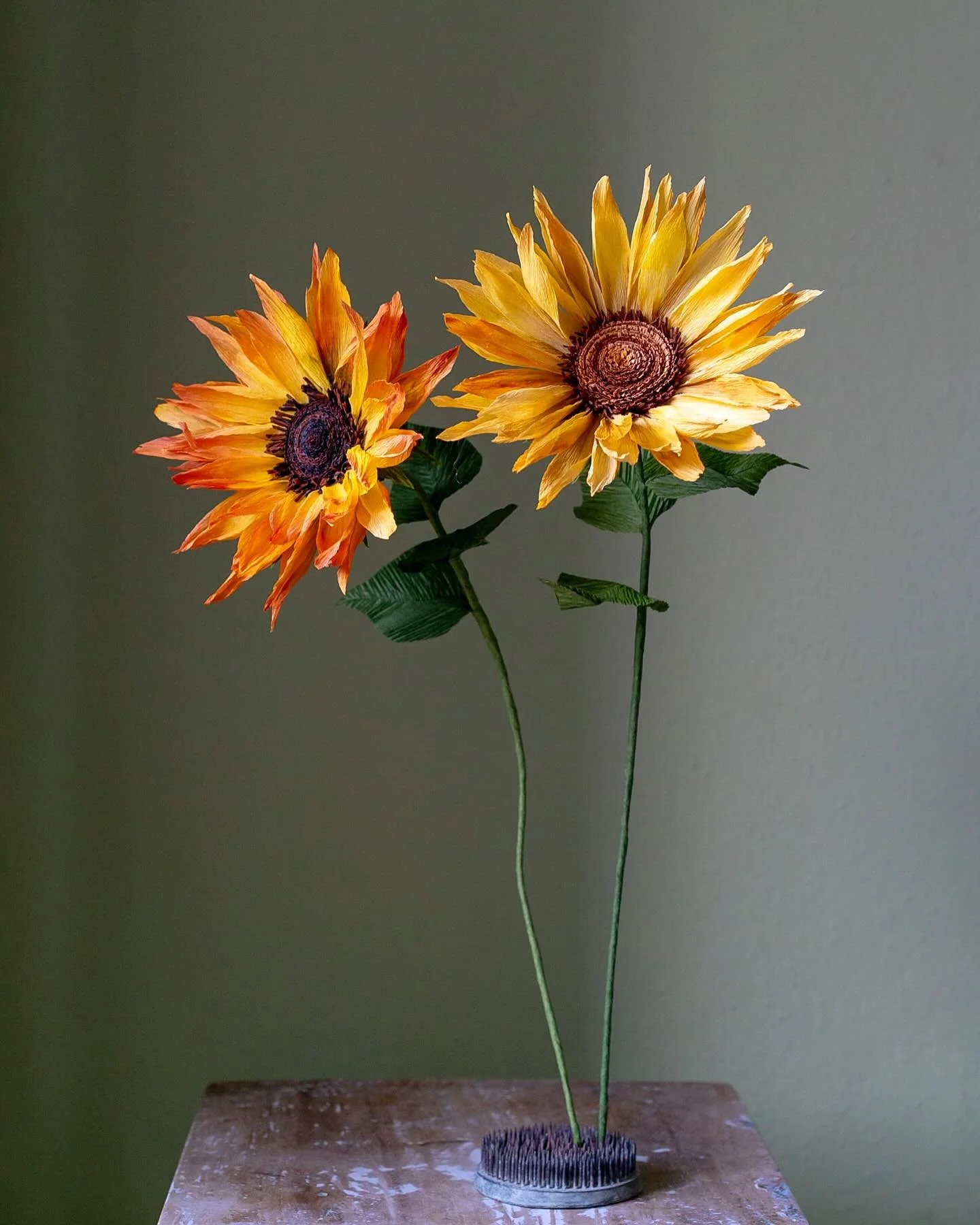 Something new in the pipeline next year 🌻👀 You have been requesting a sunflower workshop and I finally found some time to experiment and make them beginner friendly. We are starting with a one off workshop in February, and should it be a success mo