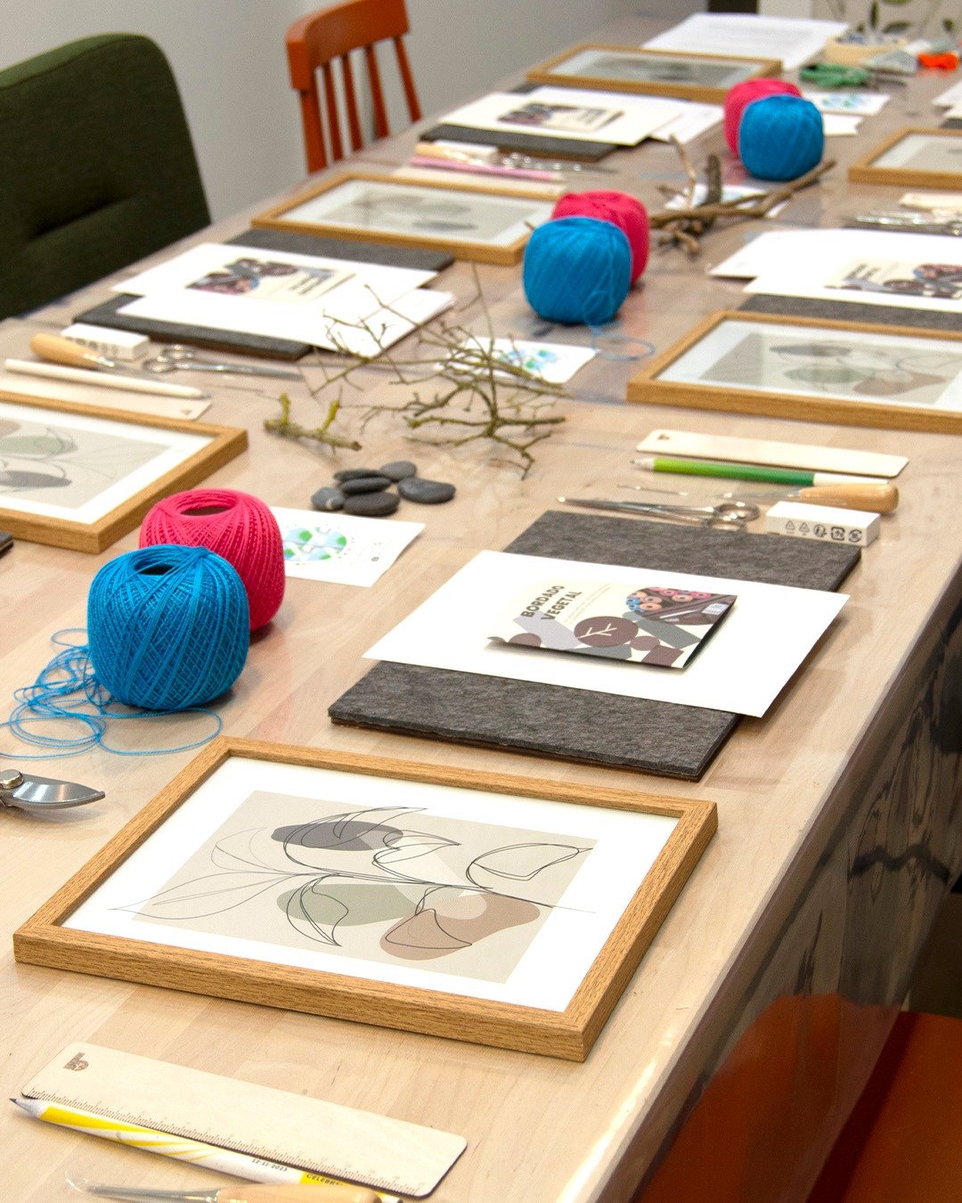 Este mes de junio vas a poder disfrutar de los talleres que hemos preparado en el #BridepallaLAB, donde naturaleza y creatividad van de la mano. ¿Qué te parece este de bordado vegetal? ¿Te apuntarías? Estate atenta!
Aques