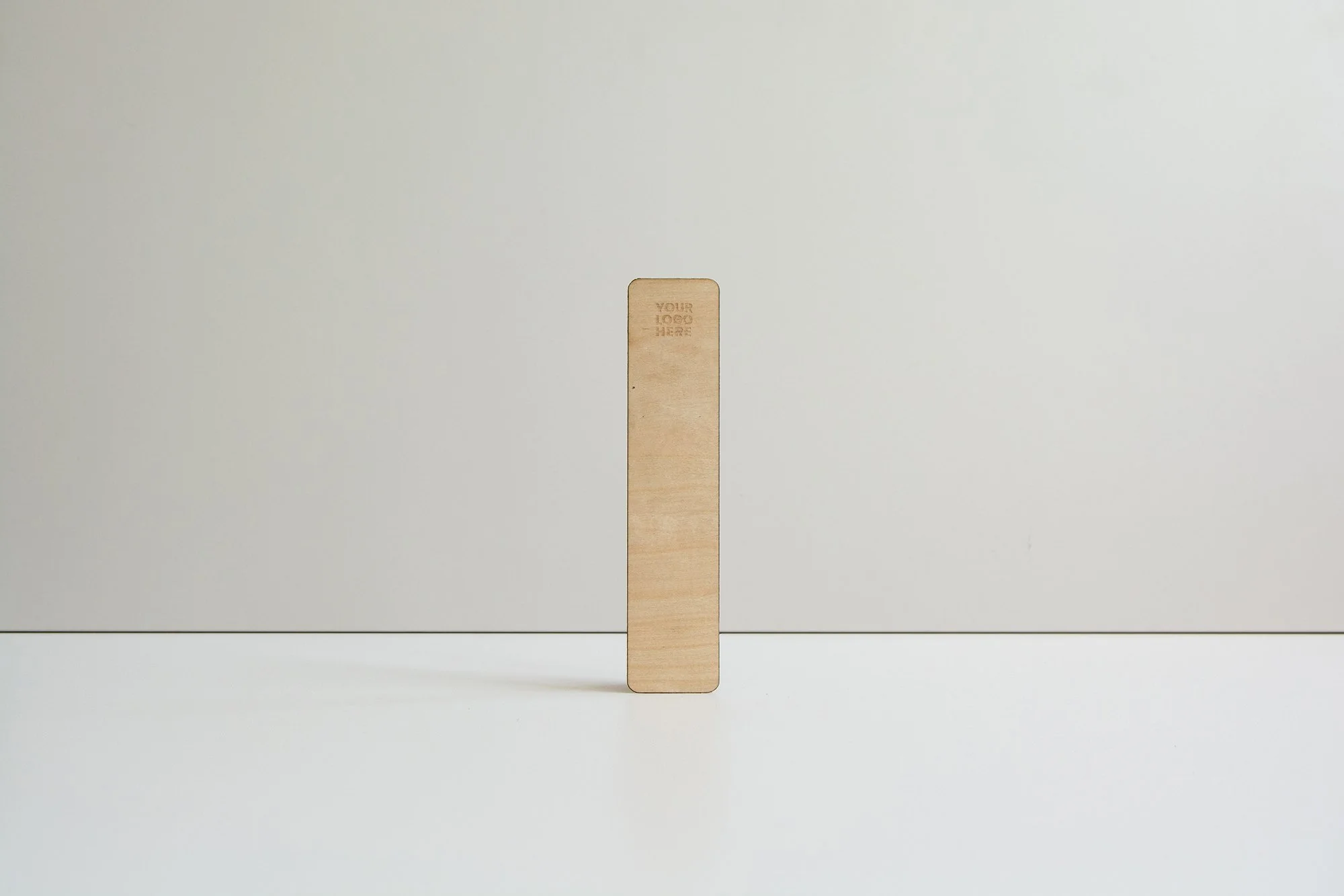 Punto libro_madera_blanco_1_web.jpg