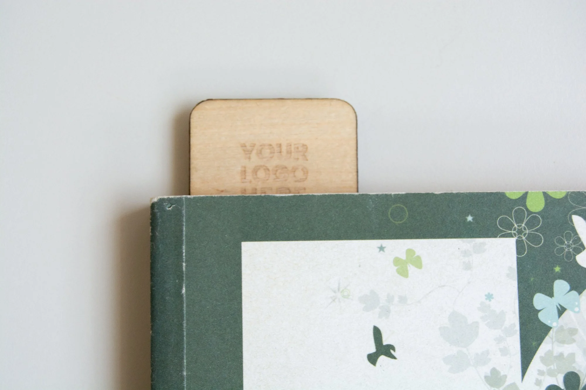 Punto libro_madera_blanco_4_web.jpg