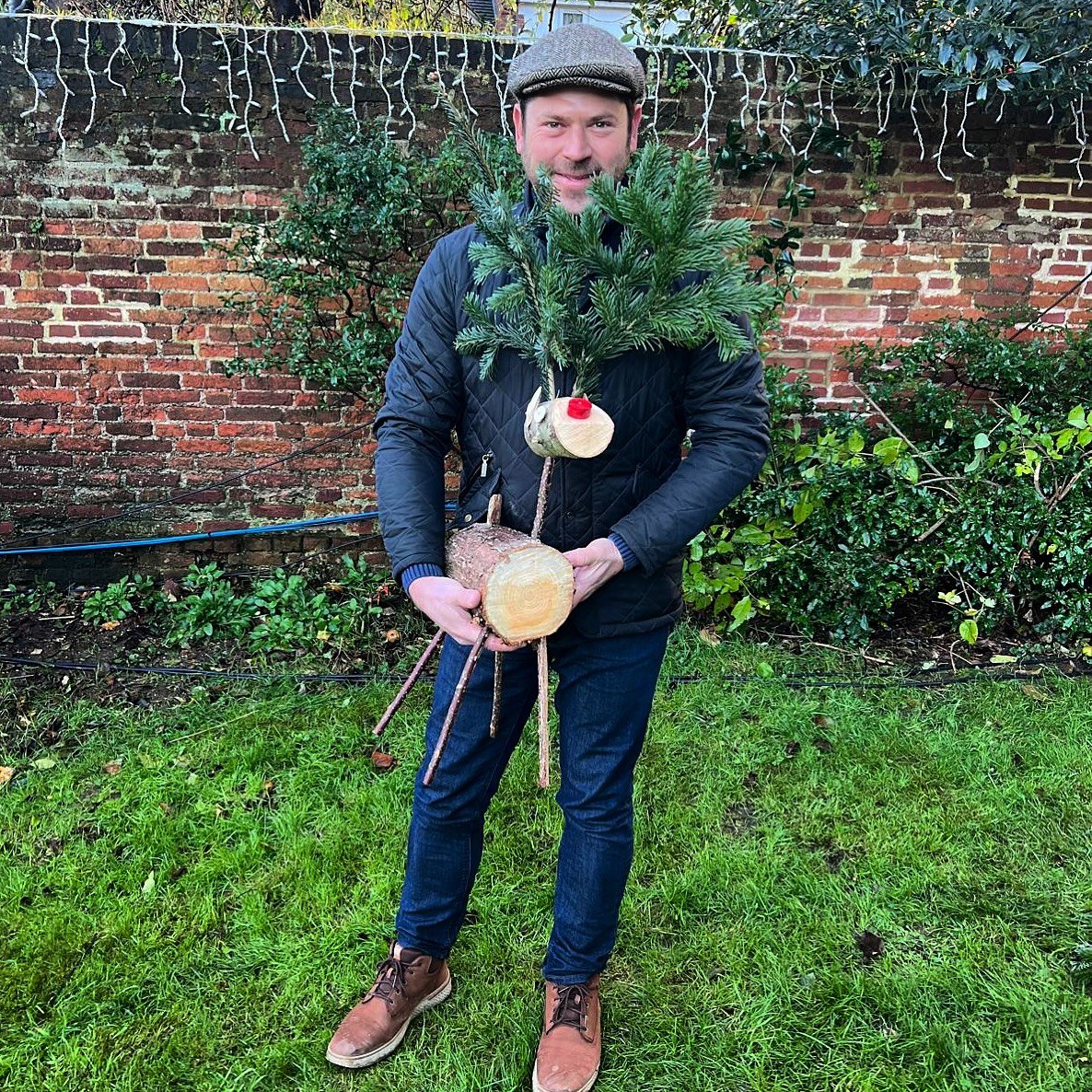 A proud reindeer dad moment today at the Redbourn Xmas market. Welcoming a new family member to 10 The Barns thanks Debs. It&rsquo;s suddenly December and the festive season is upon us. 

Please get in touch would love to help with any events this up