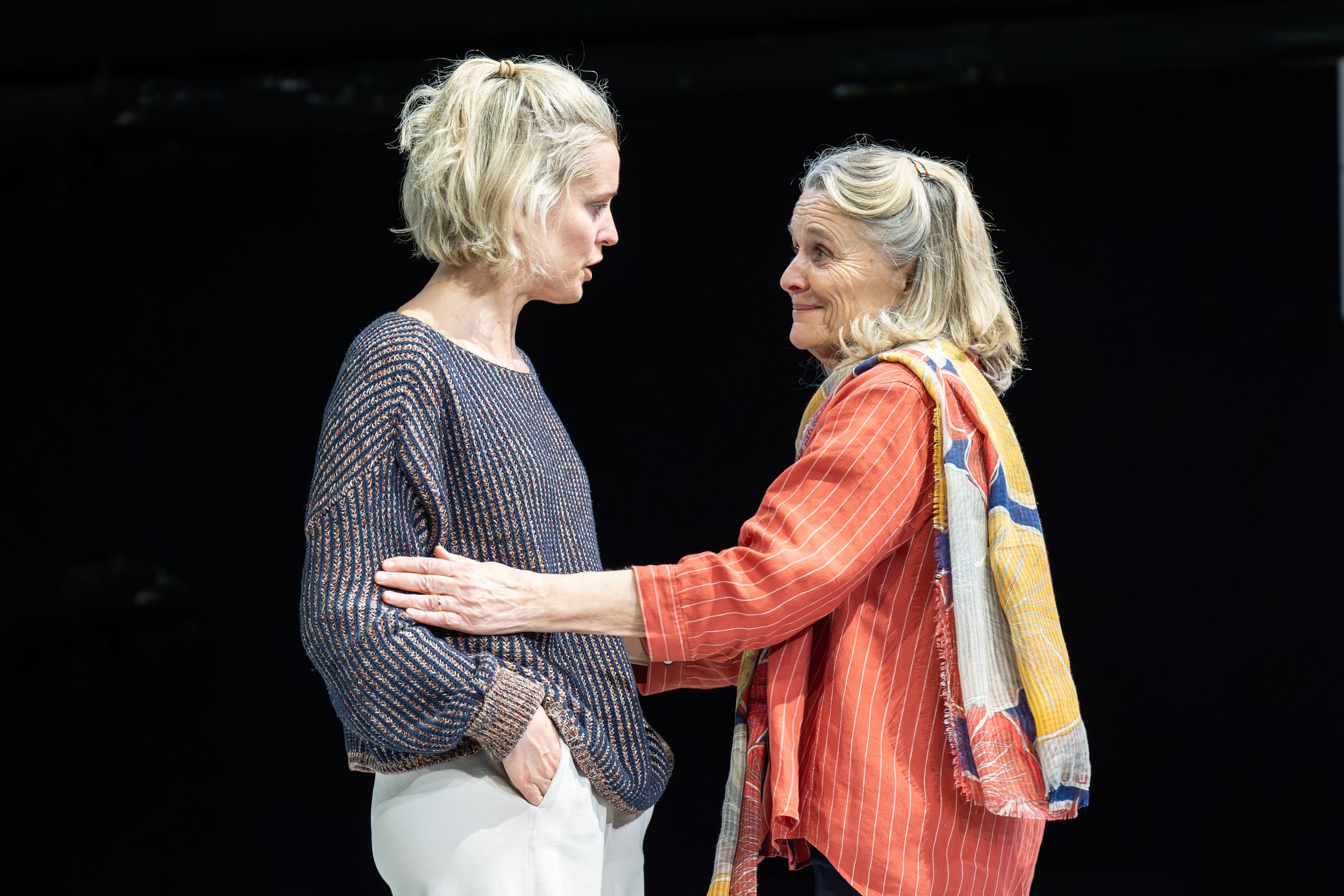 Denise Gough as Emma and Sinéad Cusack as Therapist in People, Places & Things in the West End. © Marc Brenner -2625-.jpg