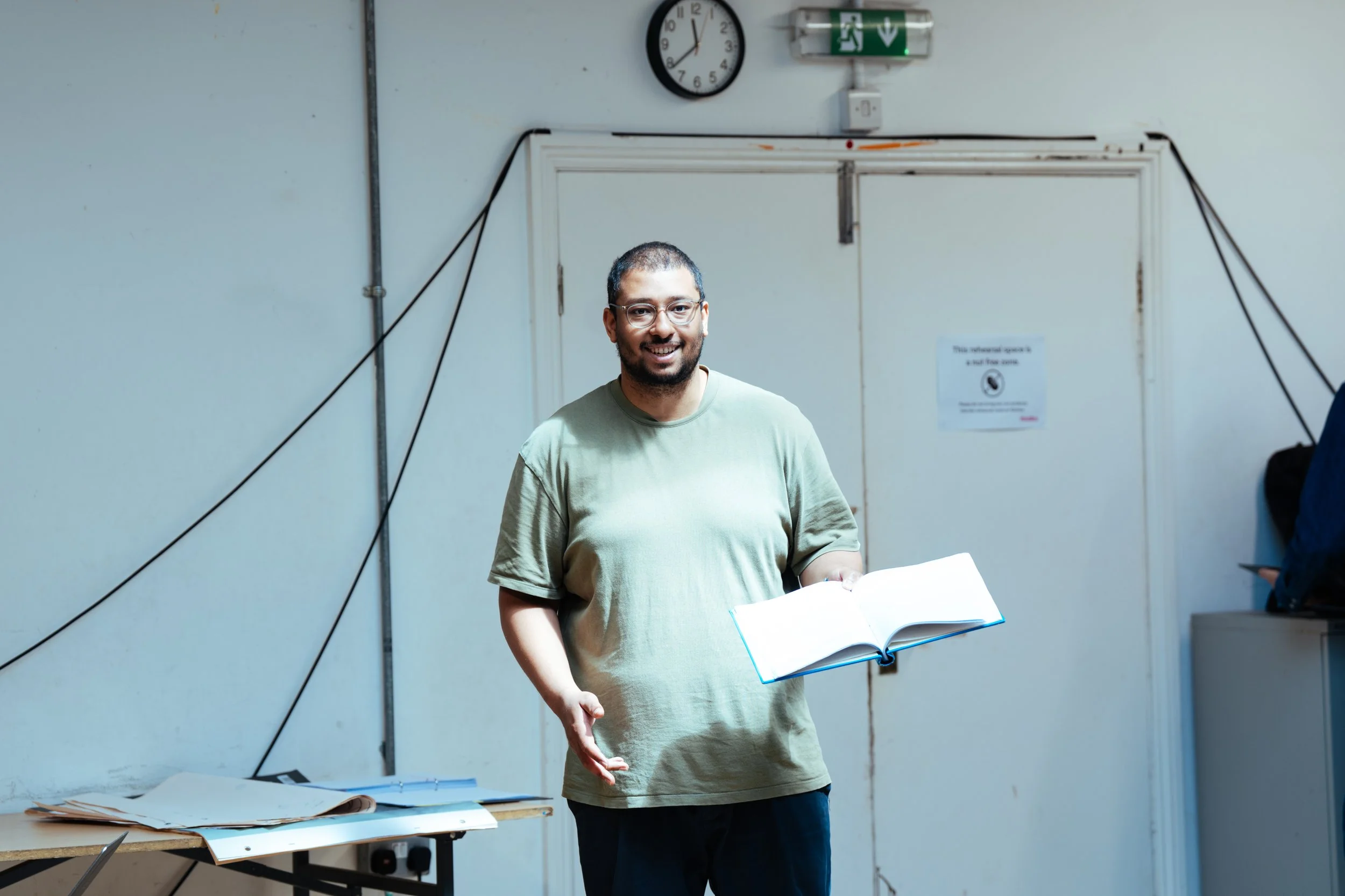 Robota_Headlong Rehearsals_Helen Murray_105.jpg