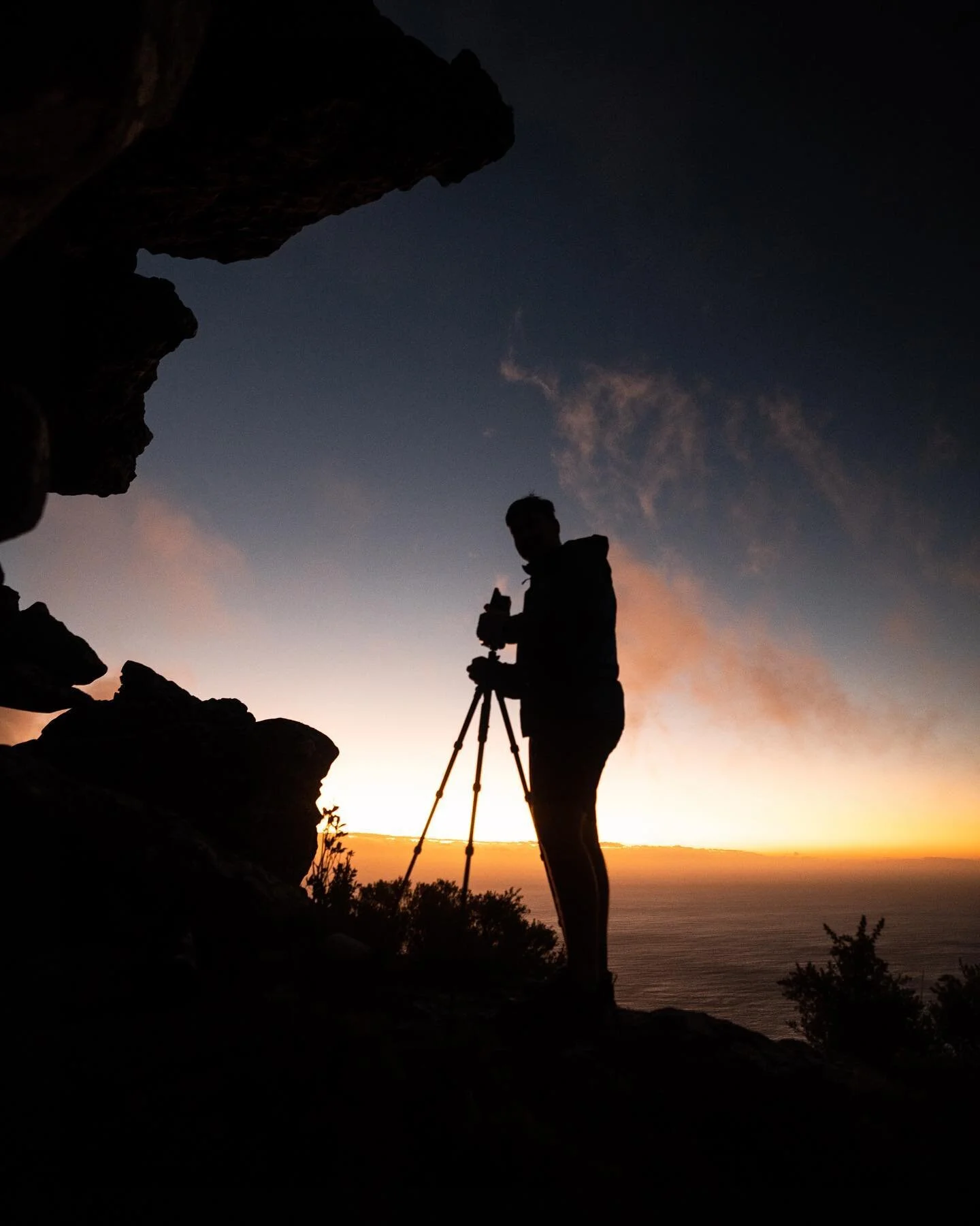 When he whips out the big boy , that is a medium format camera of course 📷 #capetown #capetownmag #capetownsouthafrica #southafrica #wonderlustcapetown #wonderlustsouthafrica #visitsouthafrica #discoverza #instagram_sa