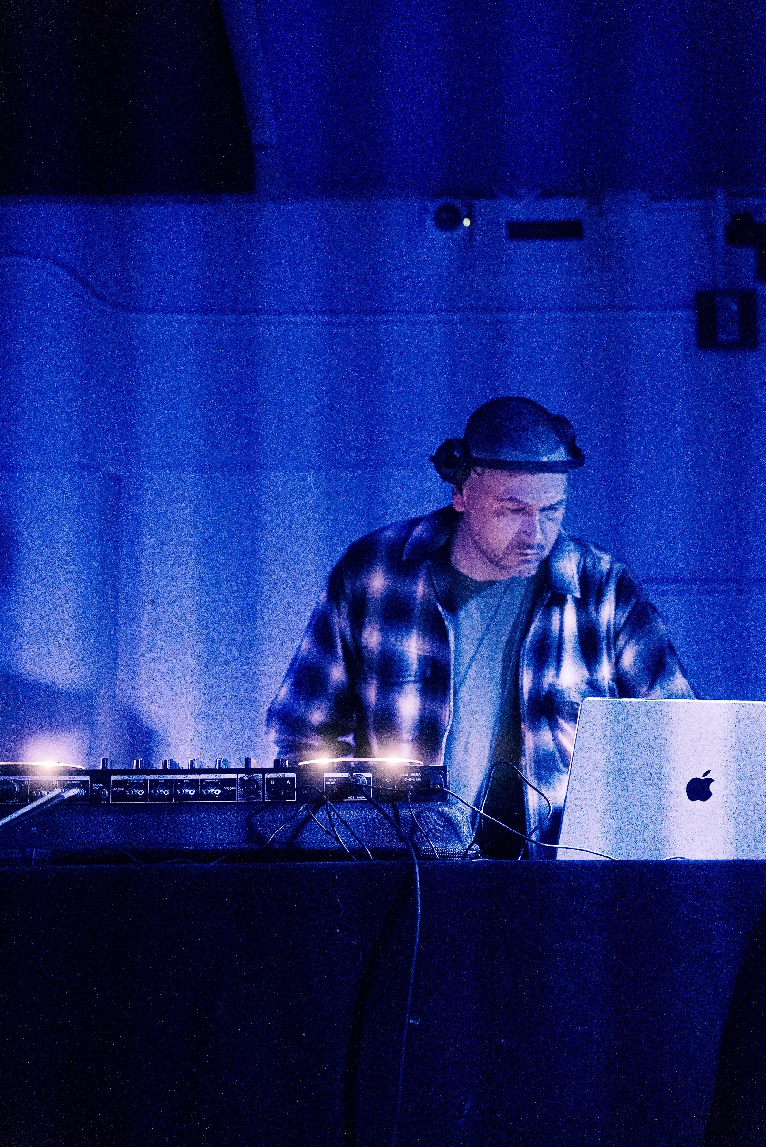  @Willryanmedia Thom DRIVING BLIND-95.jpg