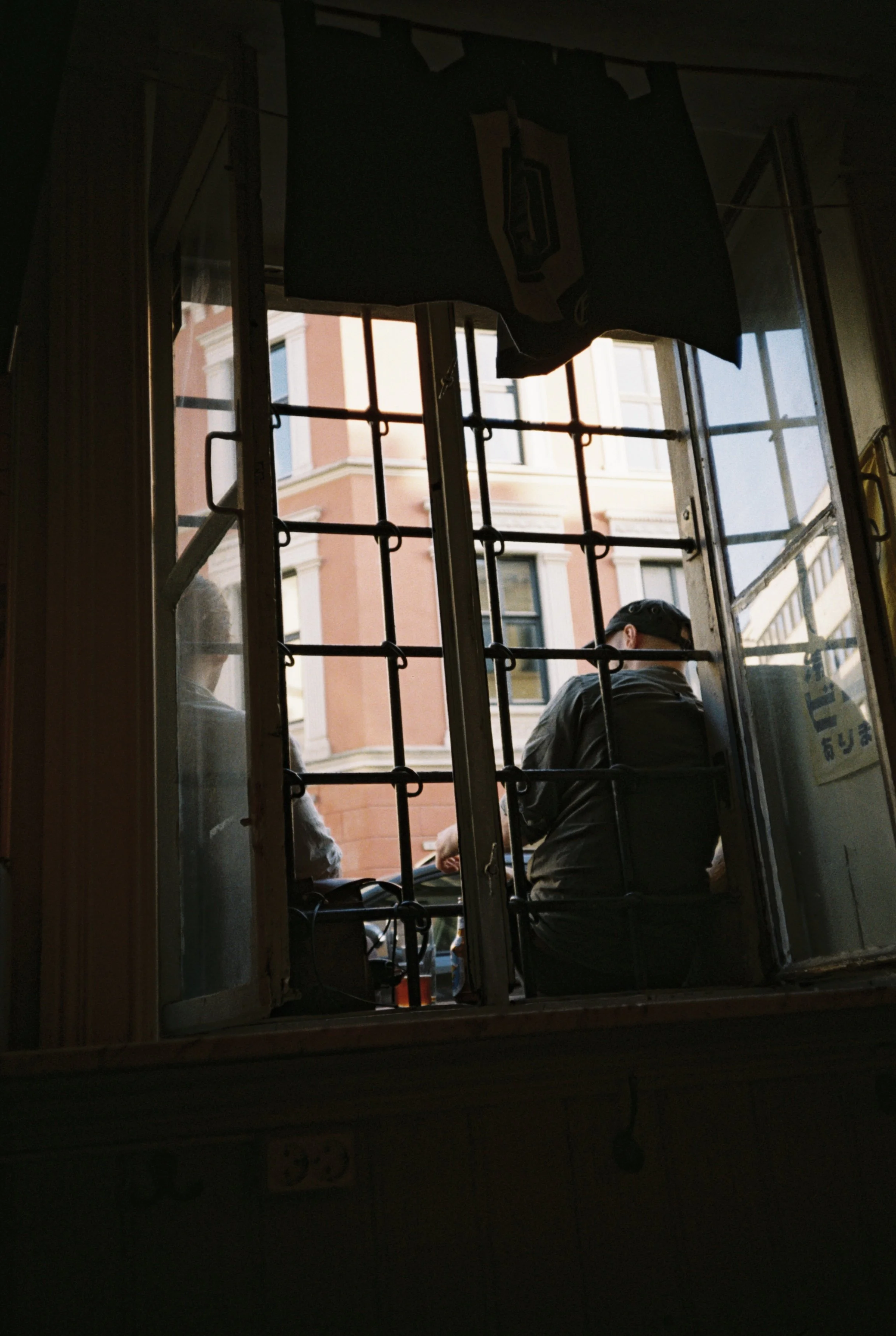 R1-04622-006A.jpg