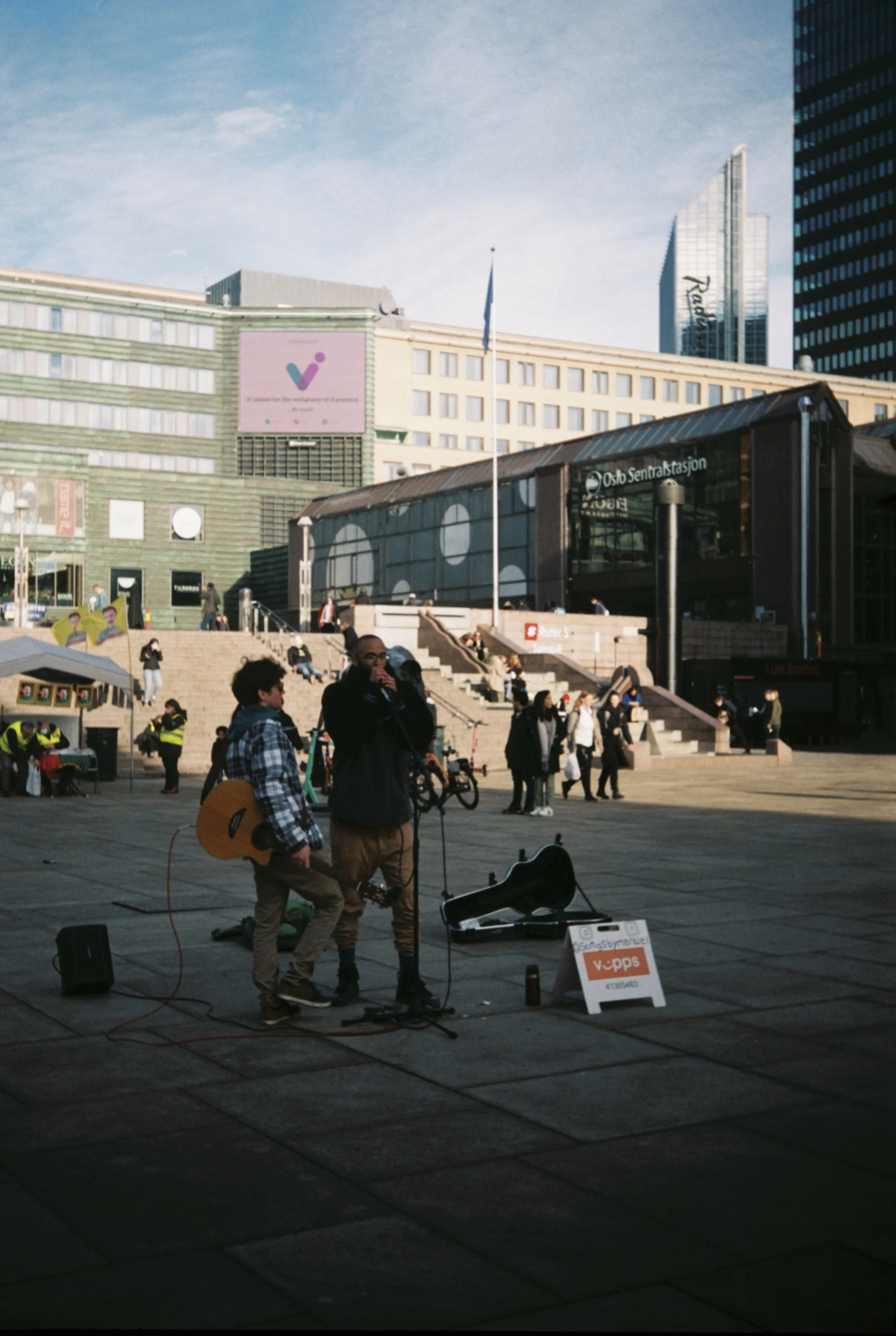 R1-06978-020A.jpg