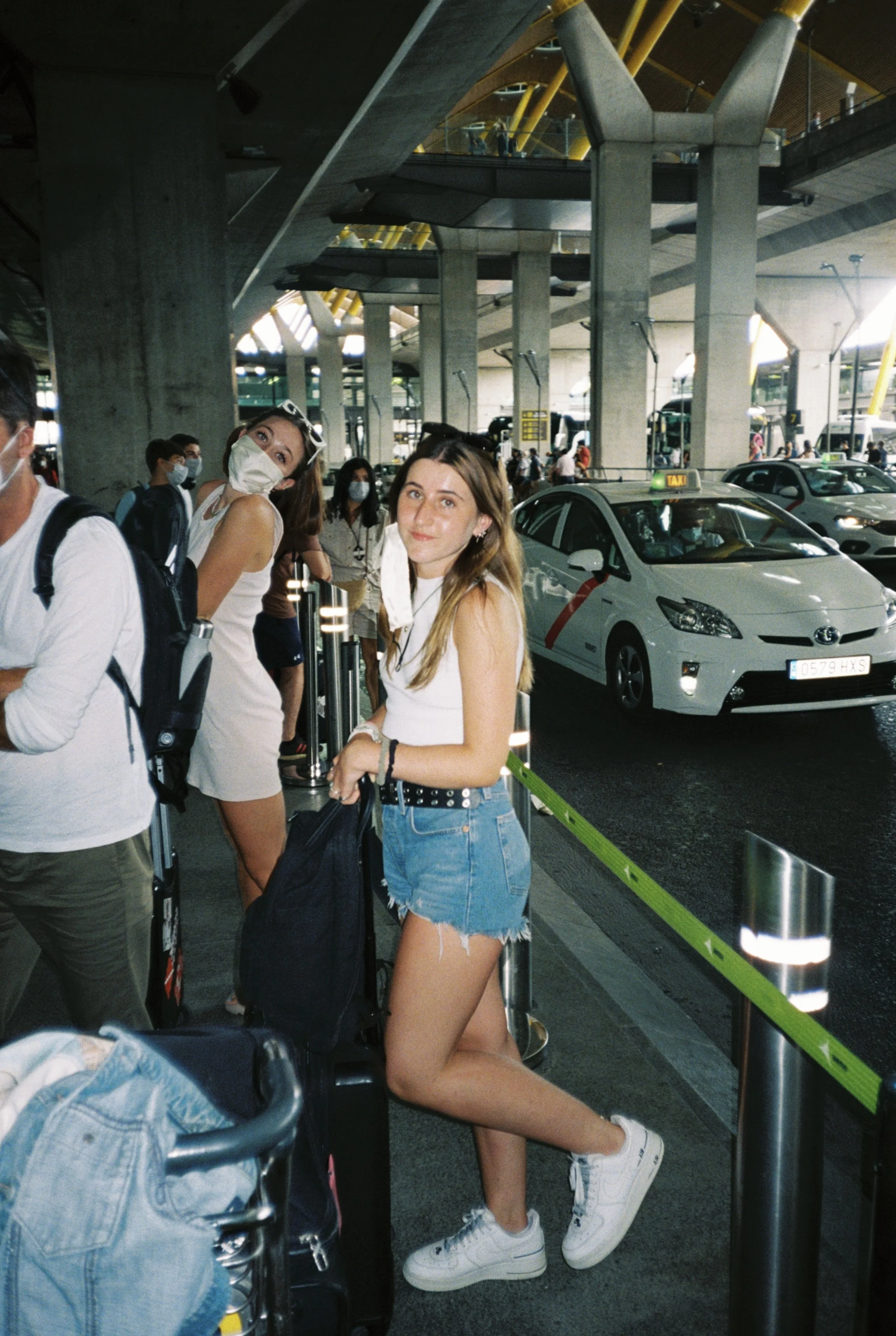 R1-06381-006A.jpg