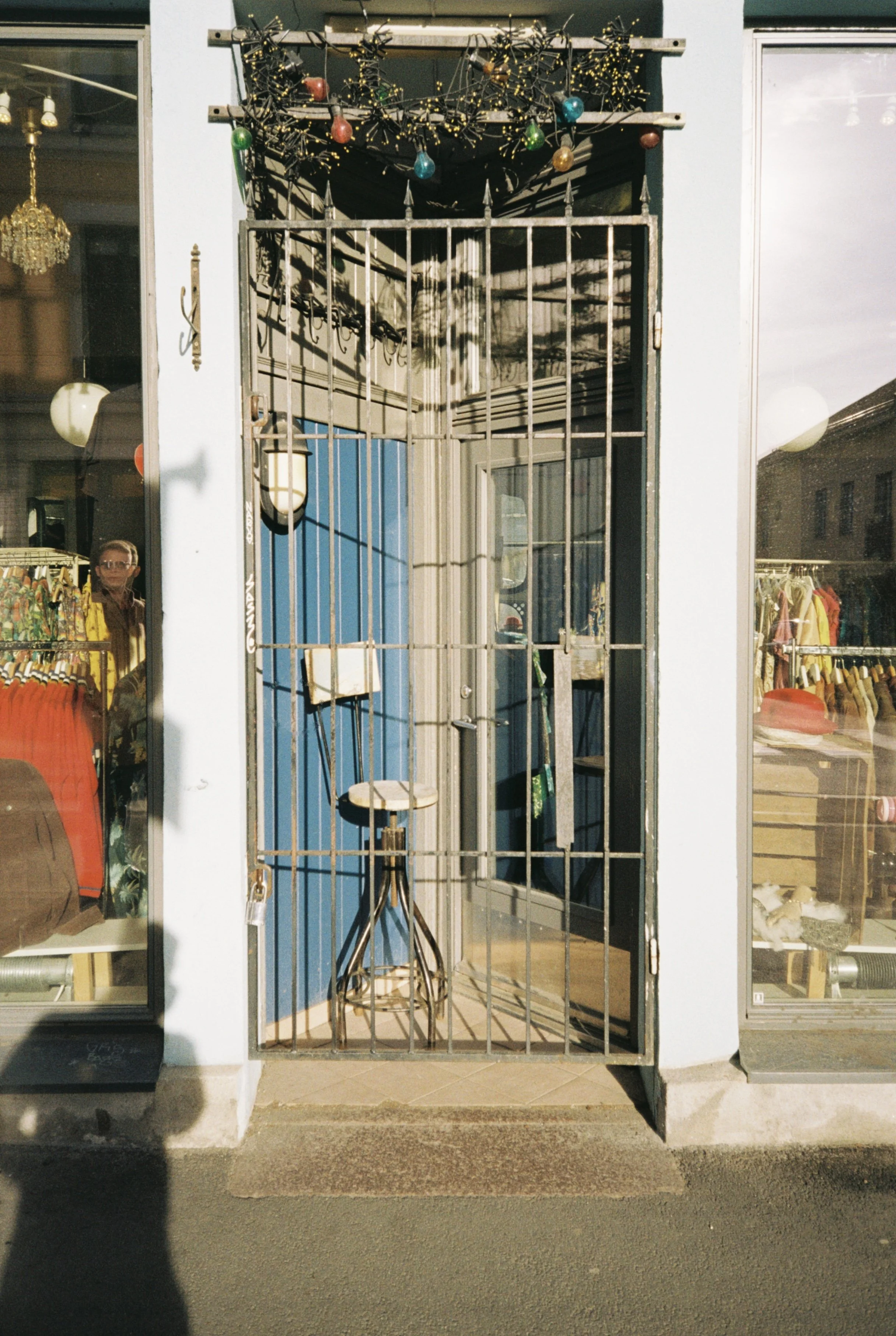 R1-02342-011A.jpg