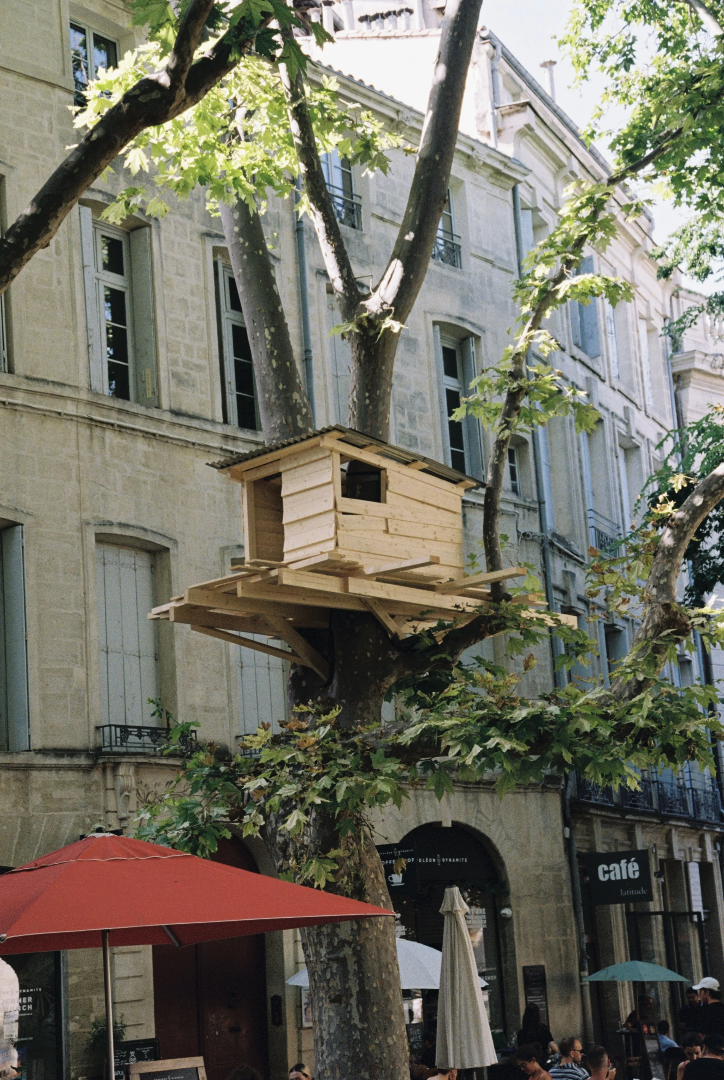 R1-07085-0017.jpg