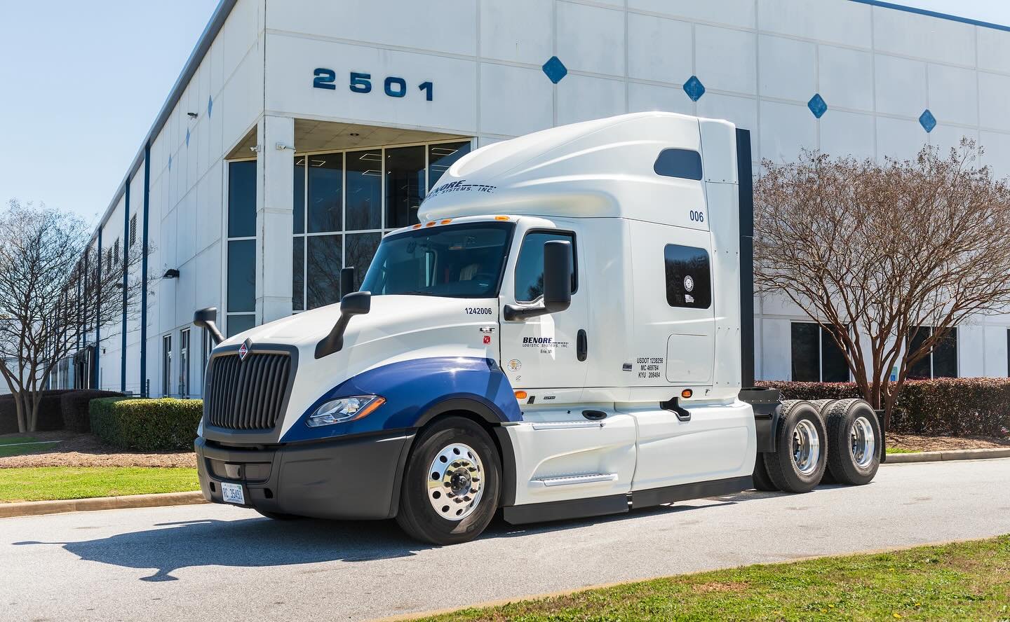 Blue skies, clean rides. 🤝💙

#BenoreLogistics #APartnershipInPerformance #TeamBenore