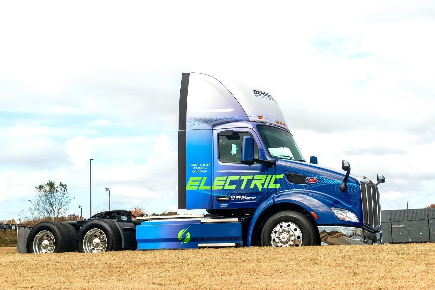 Forging ahead in electric innovation! 

Benore was delighted to announce the expansion of our electric vehicle (EV) fleet with four additional Peterbilt 579EVs, bringing our total electric fleet to seven. This solidified Benore as a leader in sustain