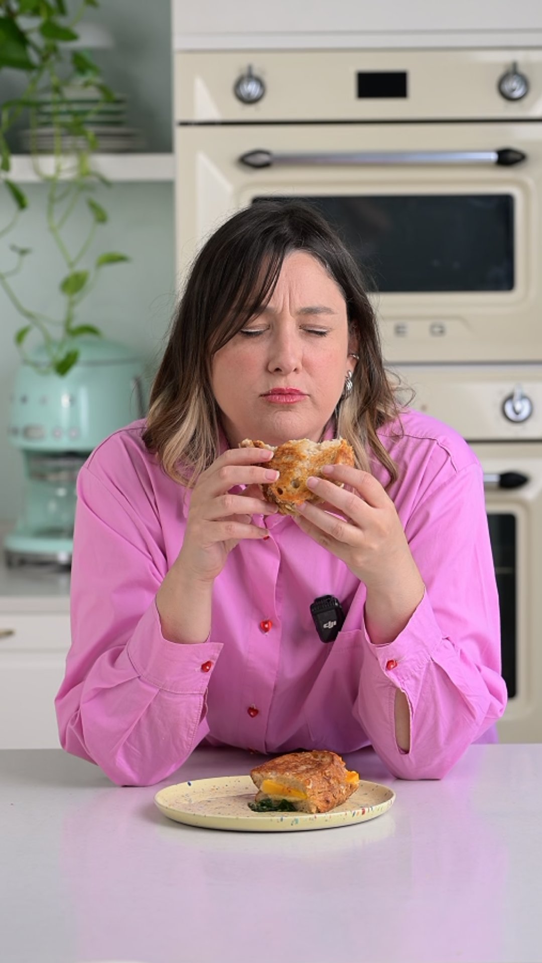 Grilled cheese με ωριμασμένο τσένταρ και ροδάκινο