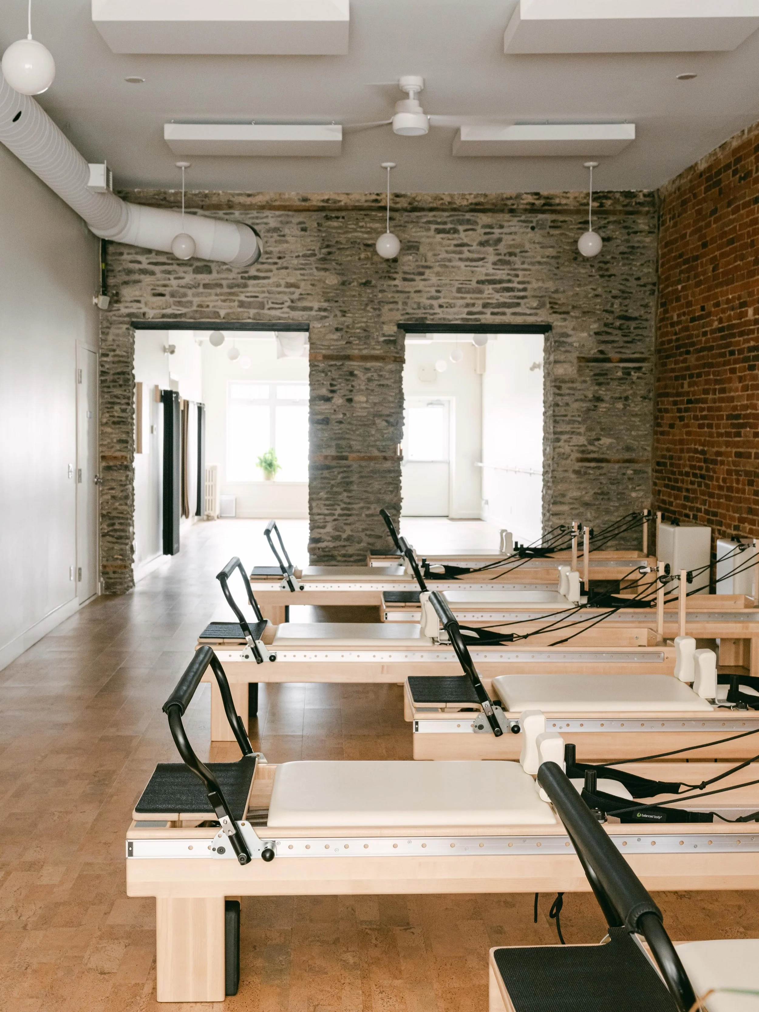 a few schedule updates for our BELLEVILLE studio begin next week...

Some new classes + time changes to suit your spring/summer needs!

Tuesdays ✨
12:10 pm MAT - BARRE ❗️NEW

Thursdays ✨
5:30 pm REFORMER - POWER ❗️NEW

Sundays ✨
8 am MAT - YOGA* (pre