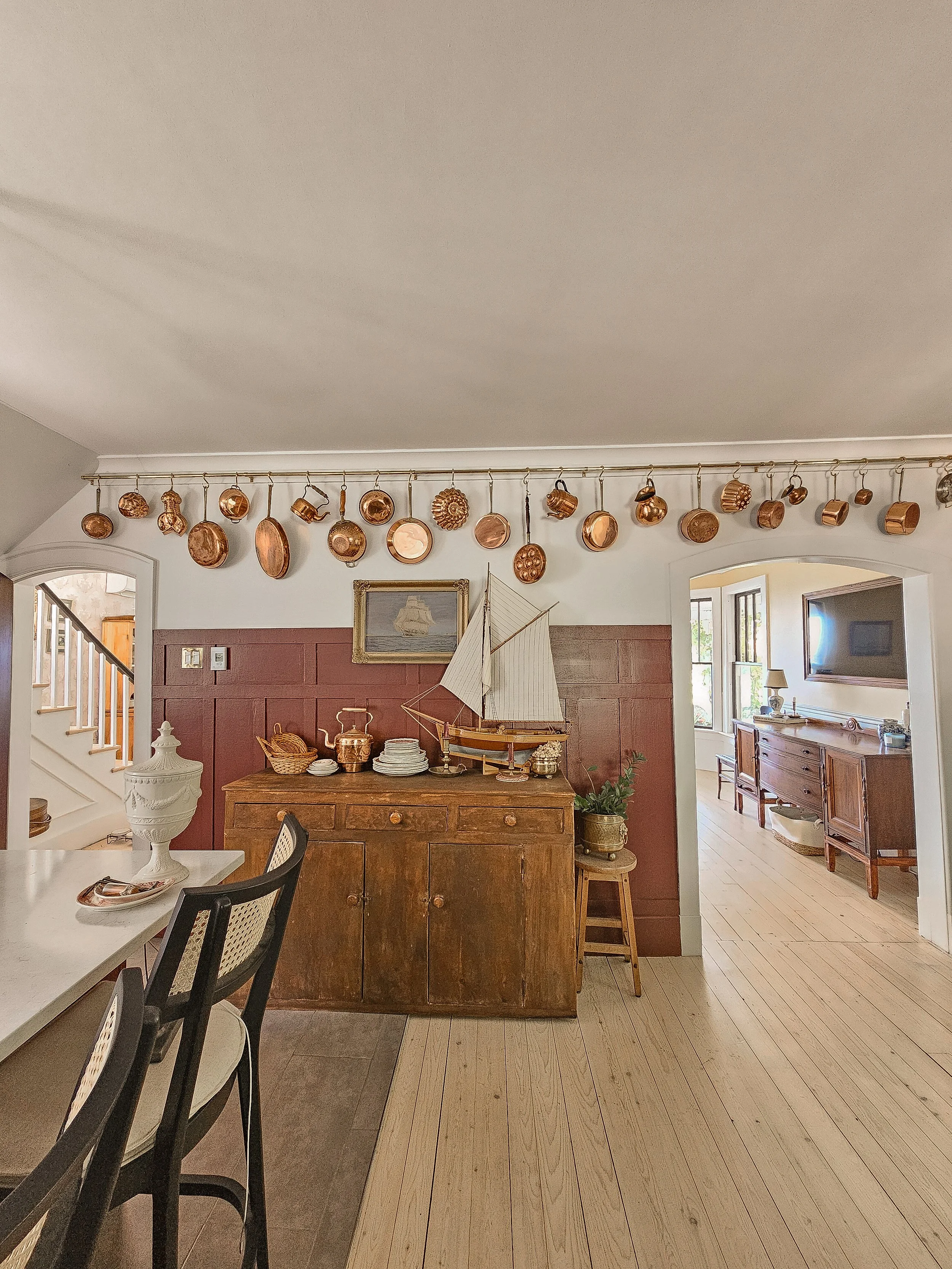Interior Decor & Styling  Services  We'll help you make your house a home 