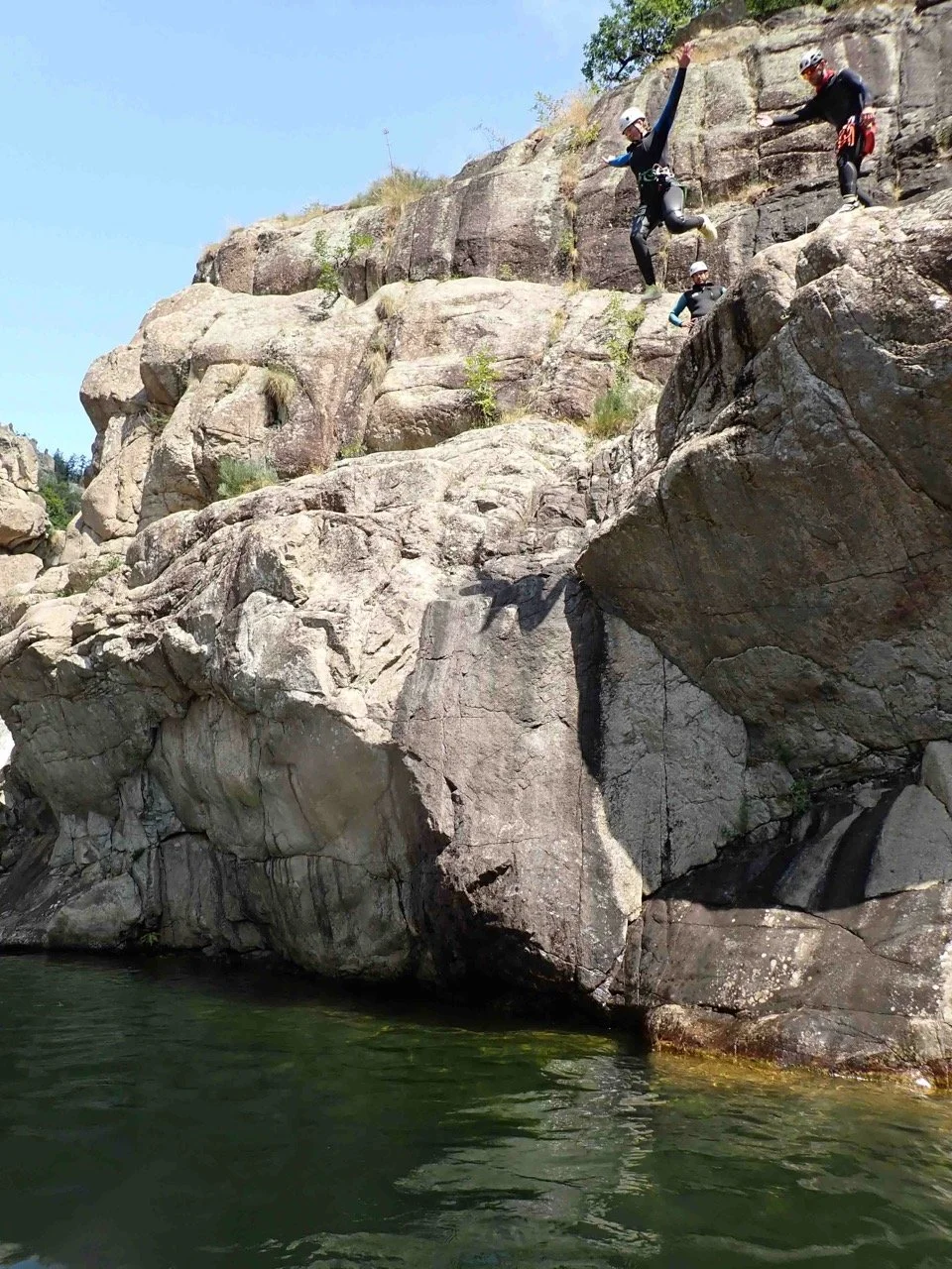 Saut en canyoning au Haut-Chassezac