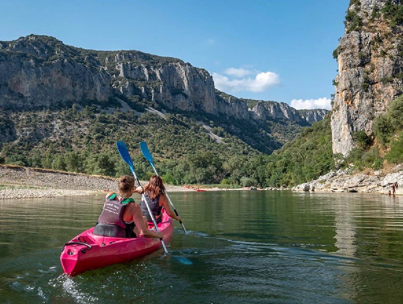 🌿Avez-vous d&eacute;j&agrave; entendu parler de nos challenges ? 🌿

Challenge aventure : 
Sur une journ&eacute;e, profitez d&rsquo;une descente en cano&euml;-kayak de 7 kilom&egrave;tres 🛶 et d&rsquo;une via ferrata 🧗&zwj;♀️ au c&oelig;ur des gor