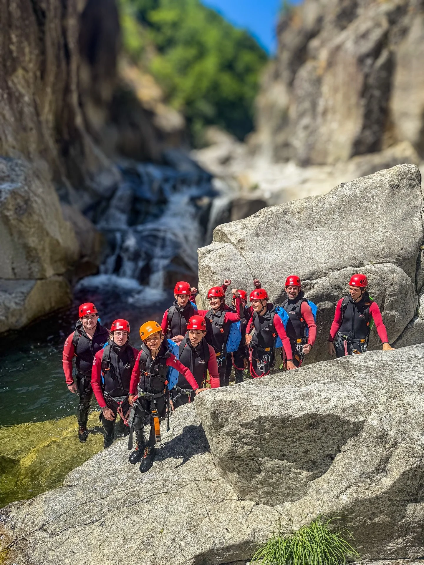 🌿 CANYON DU HAUT CHASSEZAC – L’AVENTURE EN NATURE ! 🌿
Envie de sensations fortes au cœur de paysages époustouflants ?
📍 Direction le canyon du Haut Chassezac en Ardèche : un parcours canyoning varié, ludique