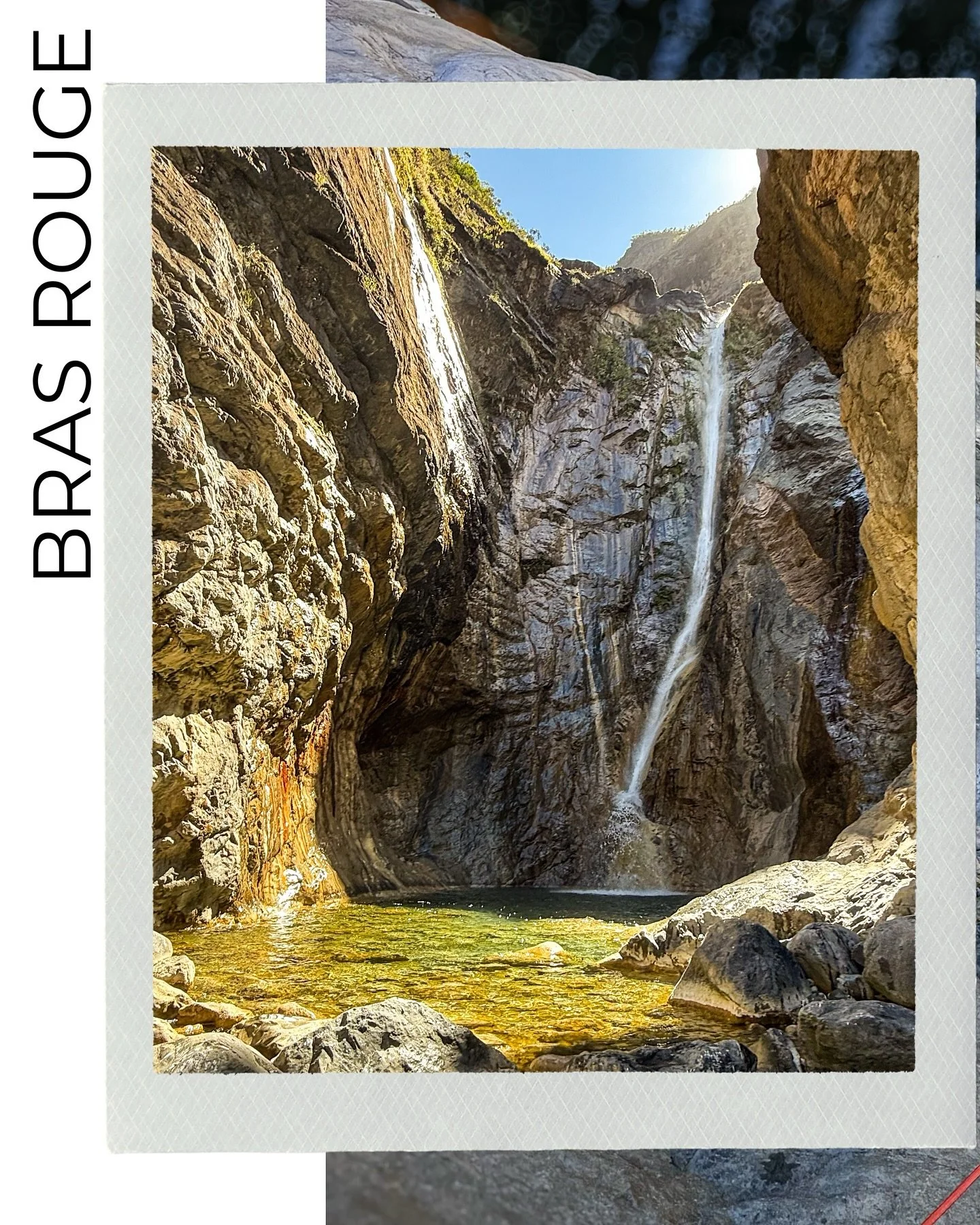 🔥 Plonge au c&oelig;ur du Canyon de Bras Rouge ! 🔥 

Entre cascades vertigineuses, toboggans naturels et paysages grandioses, cette aventure te fera vibrer au rythme de l&rsquo;eau et de l&rsquo;adr&eacute;naline 💦

Une exp&eacute;rience unique &a