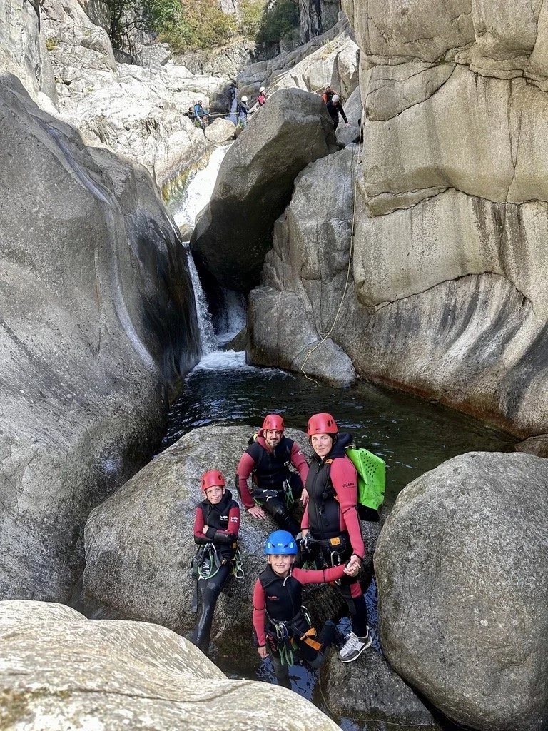 Groupe en canyoning au Haut-Chassezac