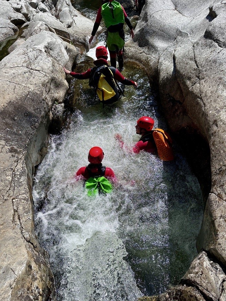 Descente encadrée au canyon du Haut-Chassezac
