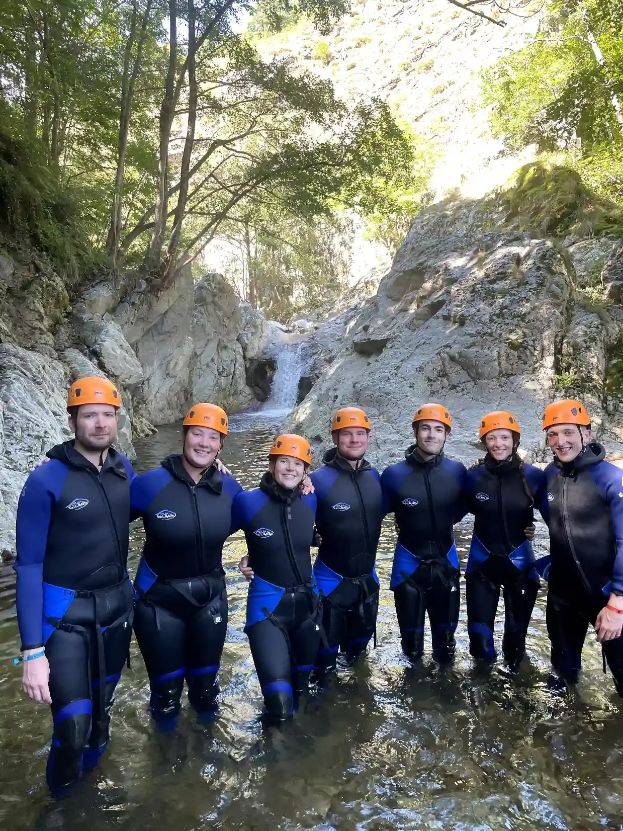 groupe en canyoning .webp