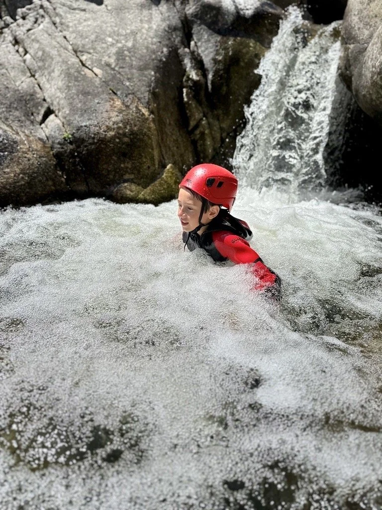 Canyoning ludique en famille au Graine de Rockeur