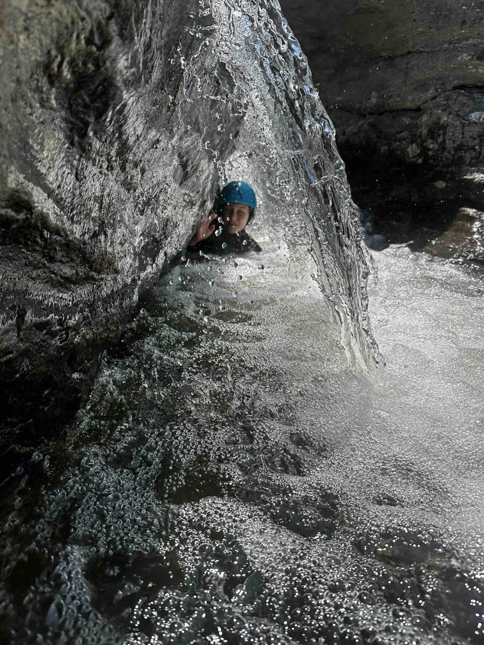 Toboggan dans les gorges sculptées du Roujanel