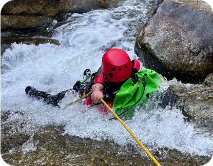 Descente dynamique dans le canyon